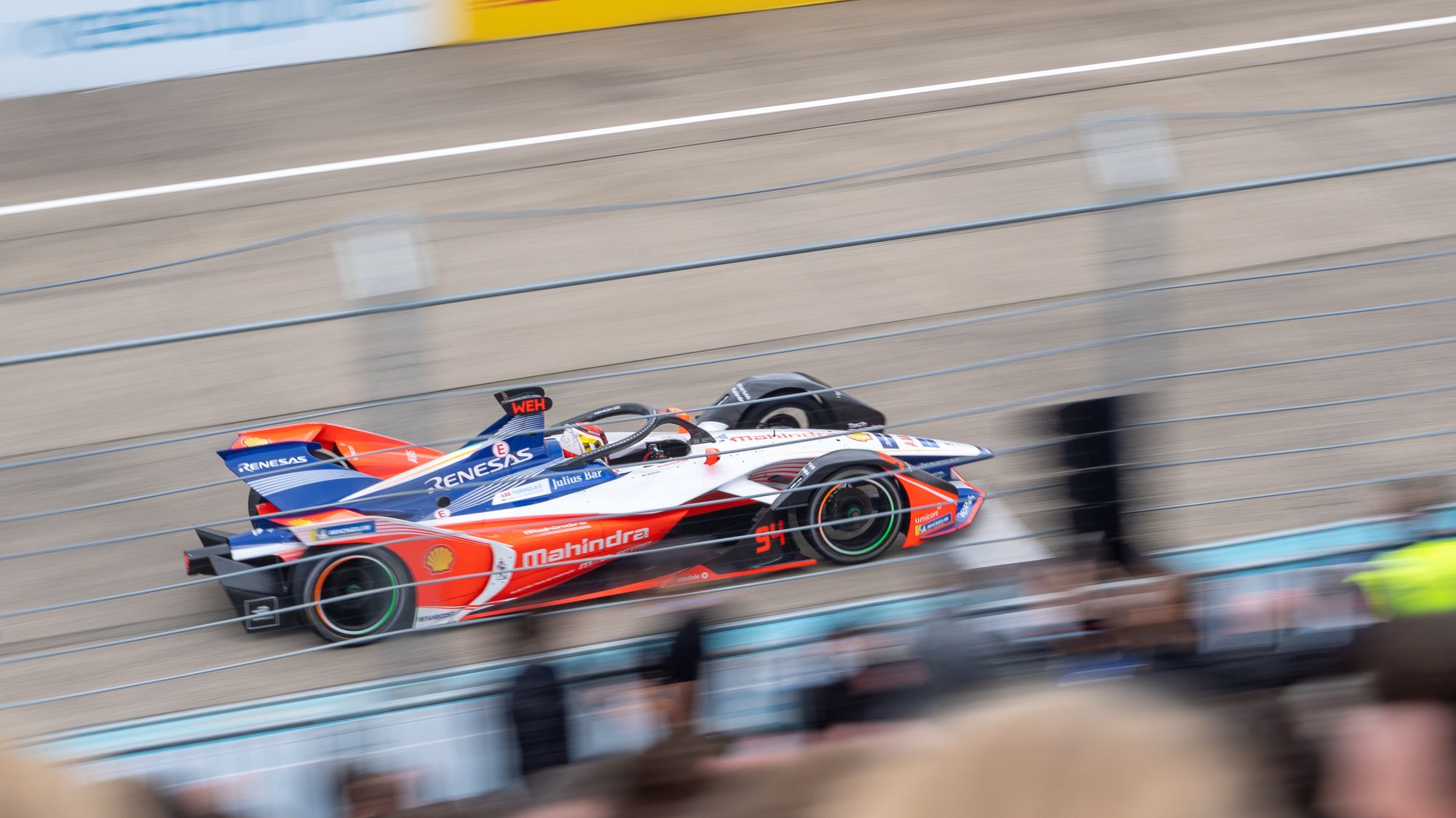 Pascal Wehrlein fra Mahindra Racing gir det han har på Tempelhof. Det rekker til en tiendeplass. 