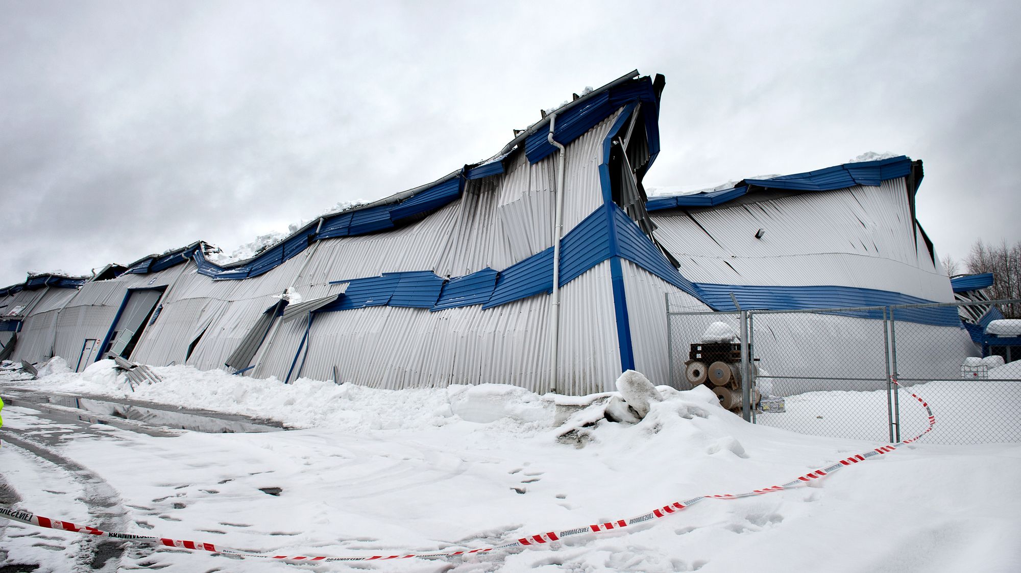 Lageret i Raufoss raste sammen i april i fjor.