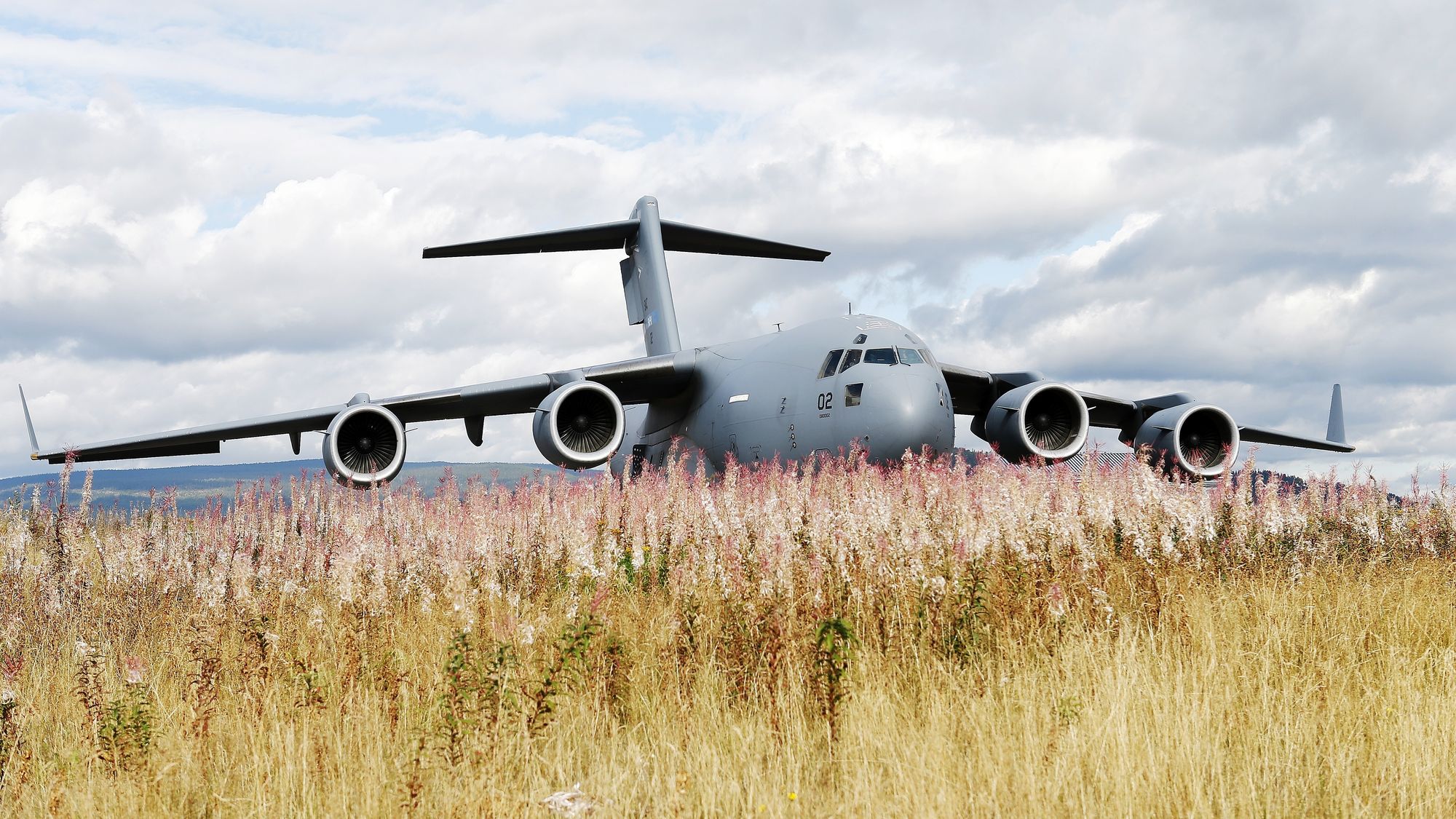 En C-17 Globemaster lander for første gang på flystripa på Rena leir i 2013.