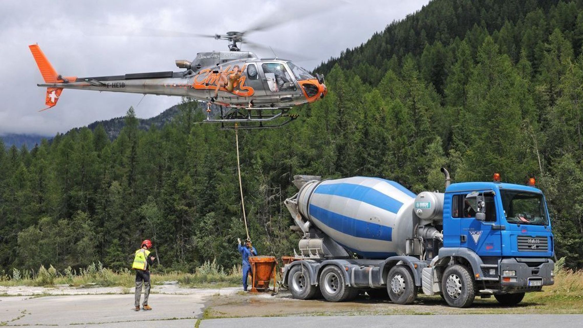 H125 er en arbeidshest som brukes til arbeidsflyging over hele verden. Det er levert rundt 900 eksemplarer.