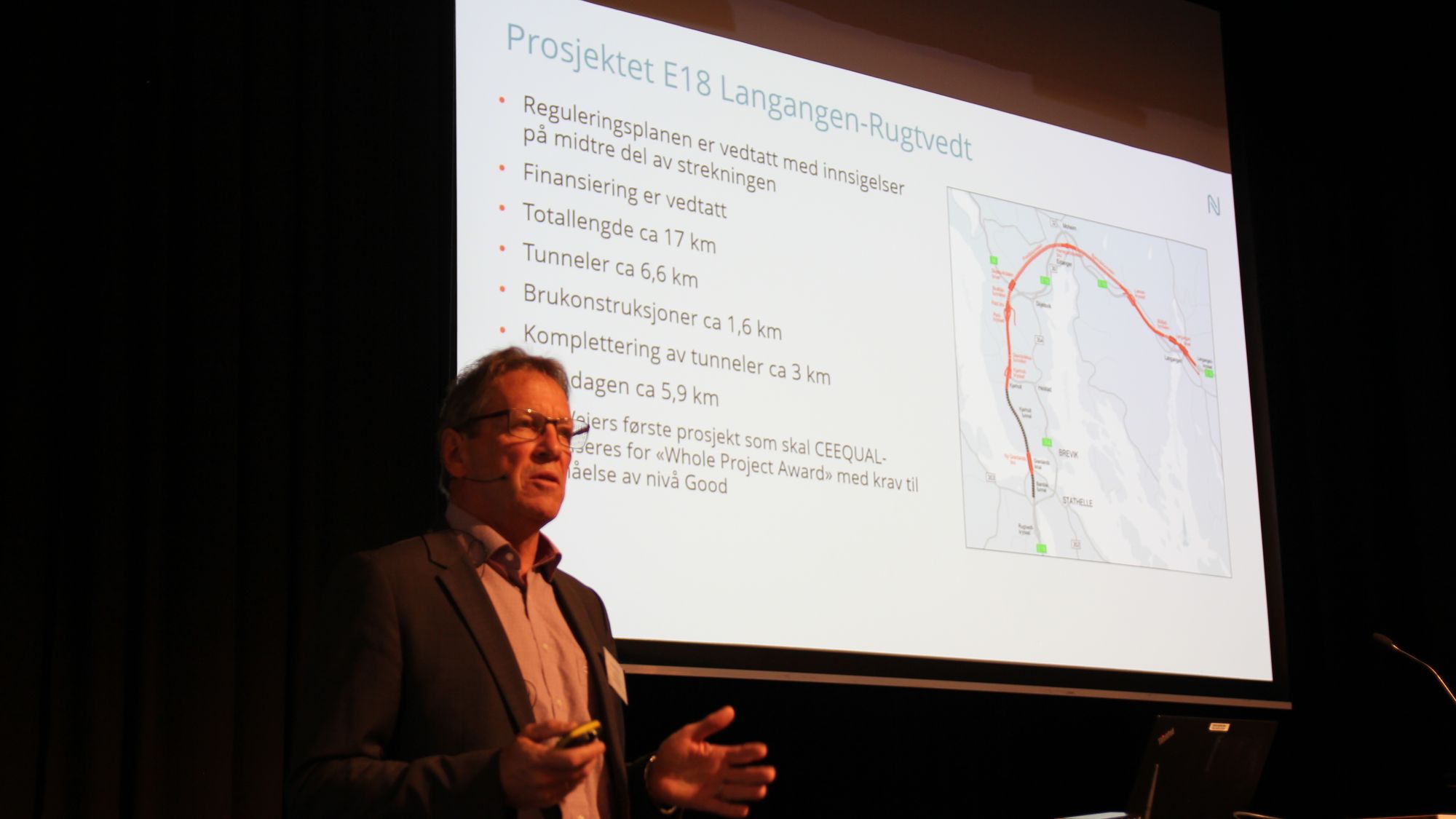 – Vi har kanskje gått oss litt fast. Vi kan trenge nye øyne og er åpne for alle forslag, sa prosjektdirektør Magne Ramlo om E18 Langangen-Rugtvedt under Nye Veiers leverandørkonferanse i dag.