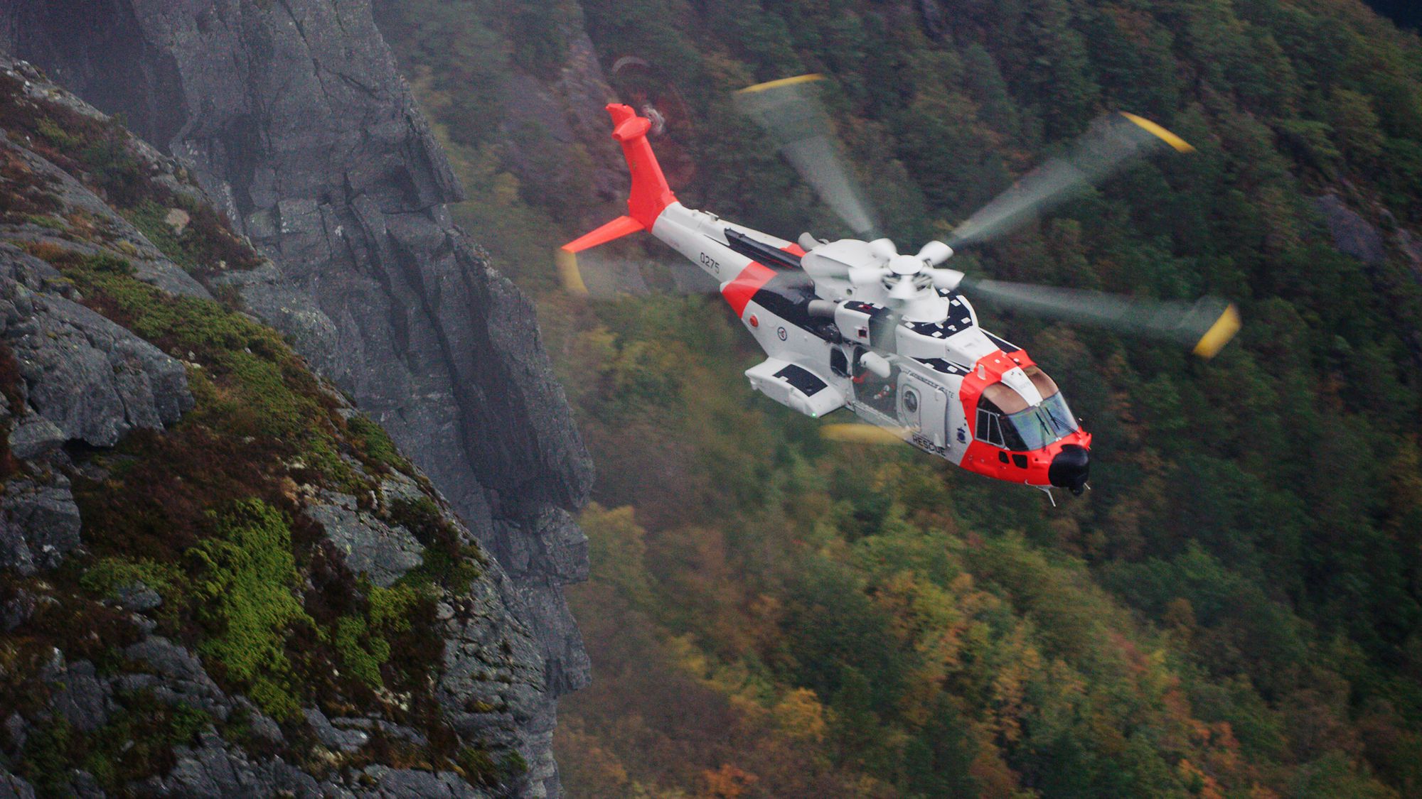 Det har pågått test og evaluering av AW101 i Norge i over to år. Nå nærmer det seg innfasing på Sola-basen, uten at departementet eller Forsvaret vil oppgi nøyaktig dato.