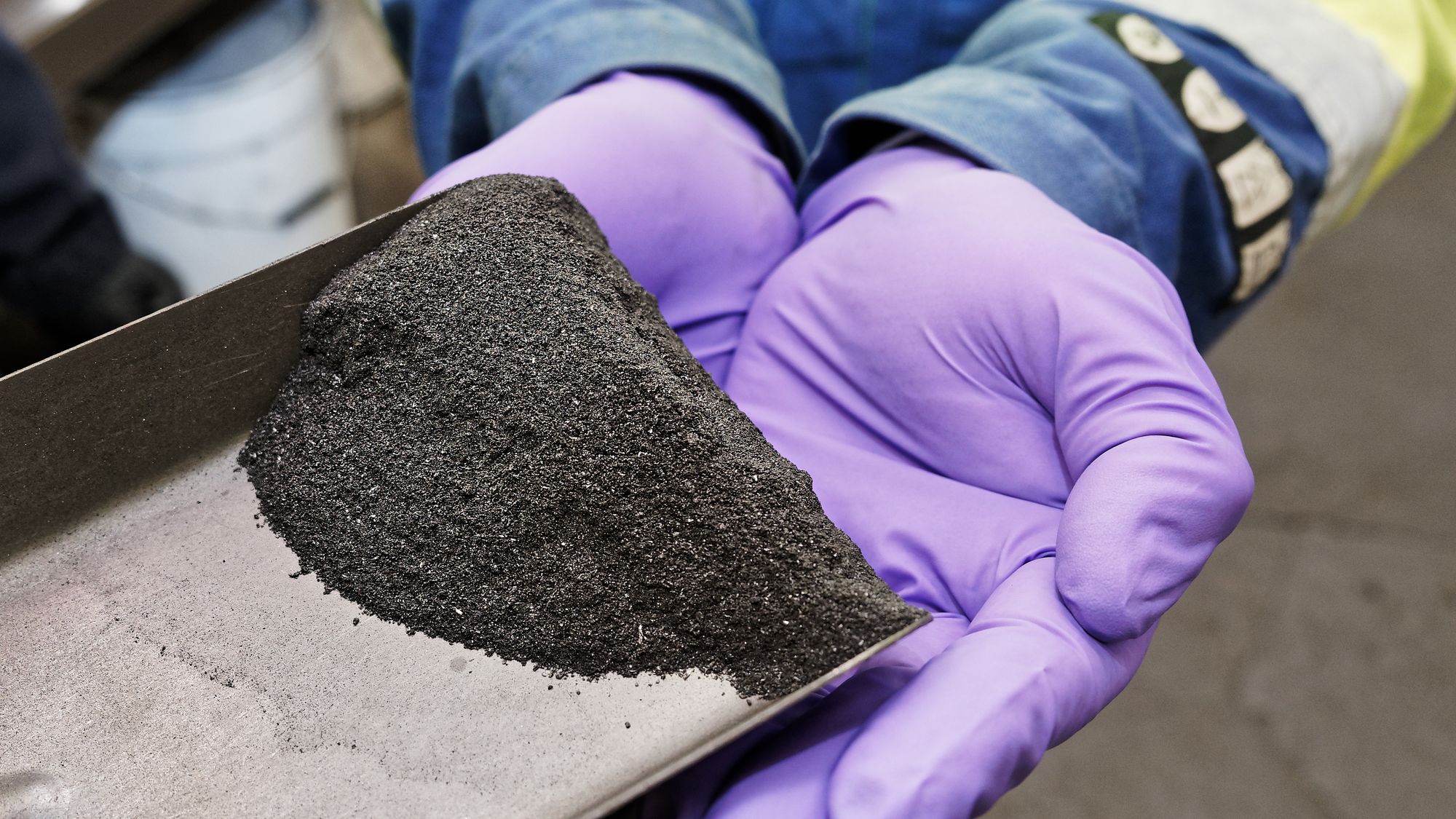 Grafitt produsert ved Elkems anlegg i Kristiansand. Norgraph forsøkte å få til et grafittpilotanlegg på Sørlandet, men klarte ikke å hente nok kapital og endte opp i Danmark i stedet.