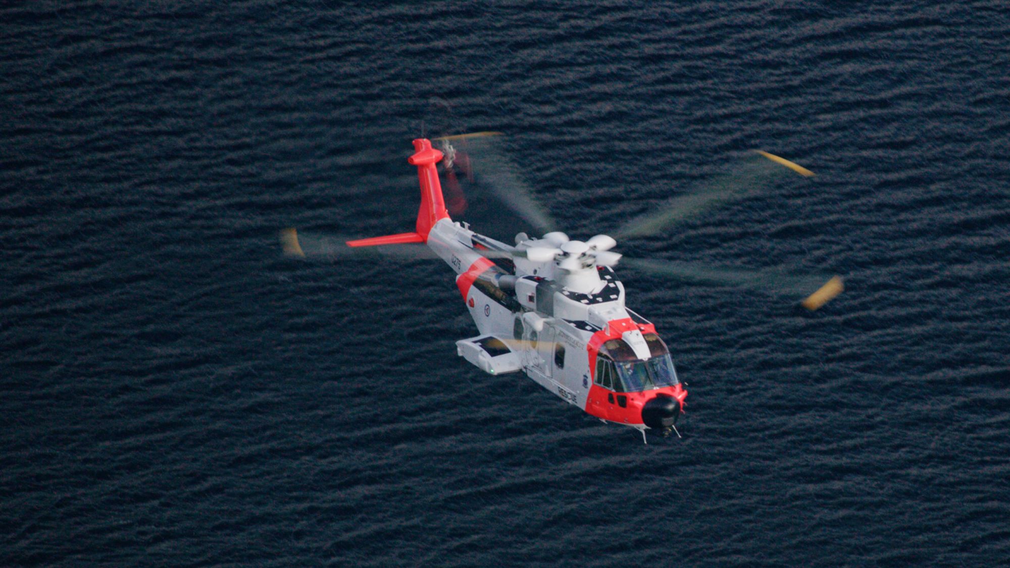 Norsk AW101 i nærheten av Stavanger.