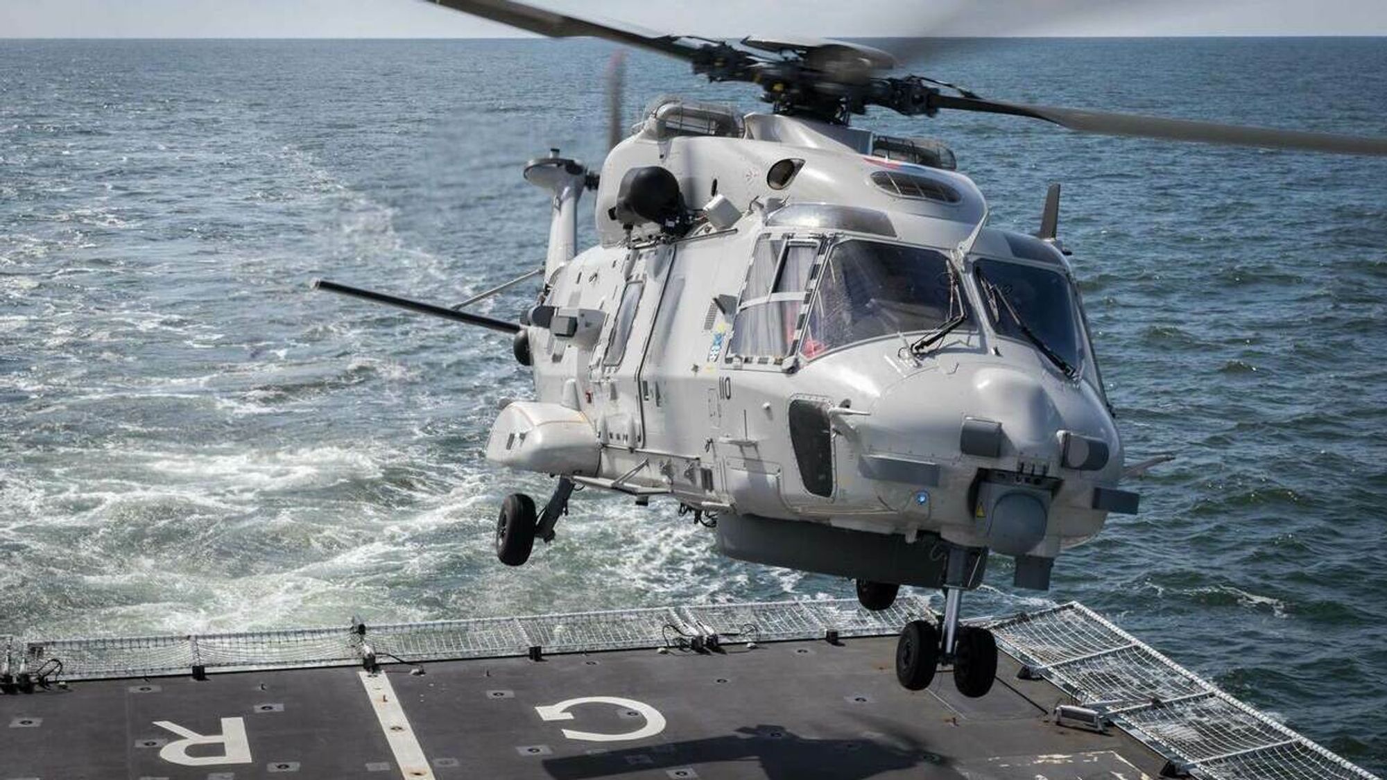 Arkivfoto av et nederlandsk NH90 NFH på Zr.Ms. Groningen.