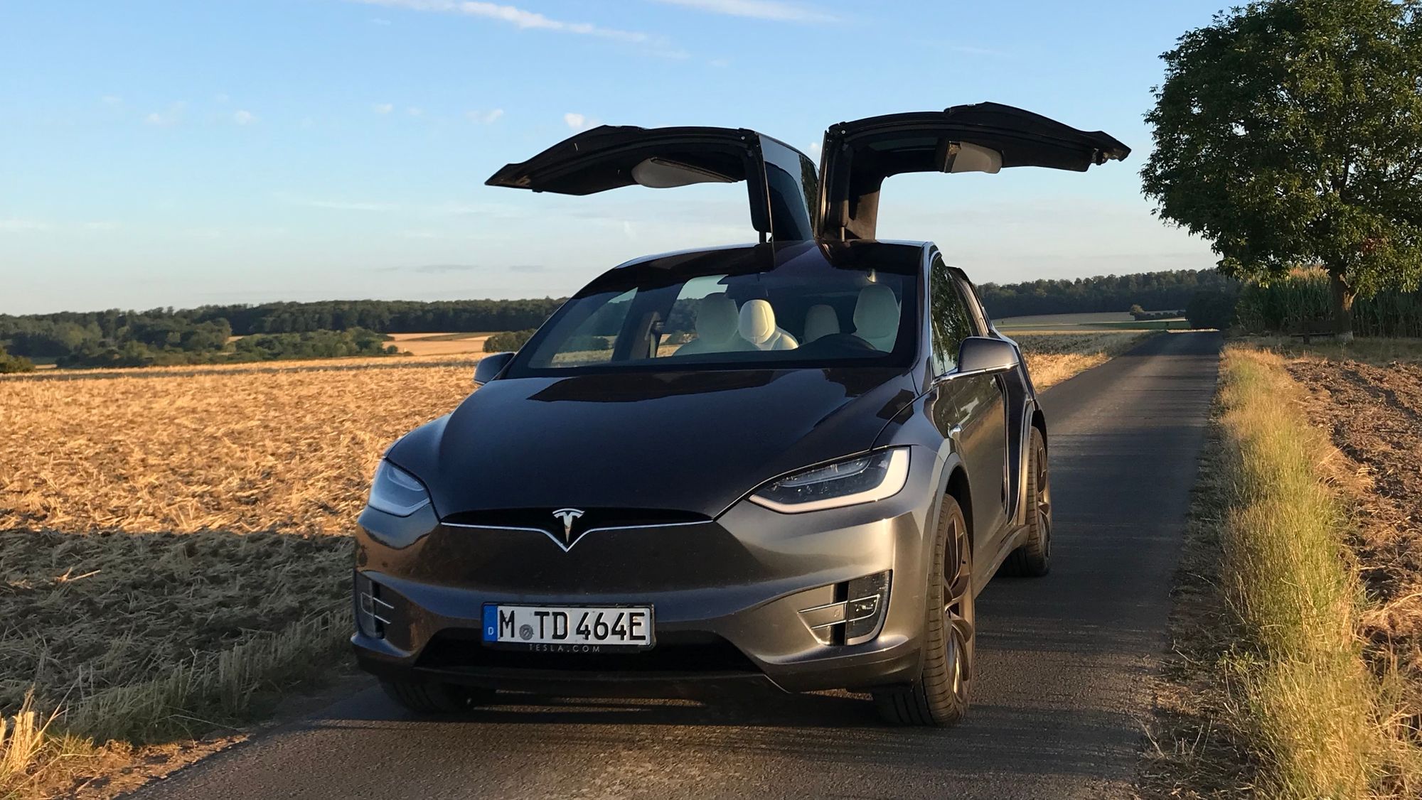 Tesla holder på å sende ut en sikkerhetsoppdatering til Tesla Model X som skal fjerne sårbarheter som kan utnyttes til å stjele bilen.