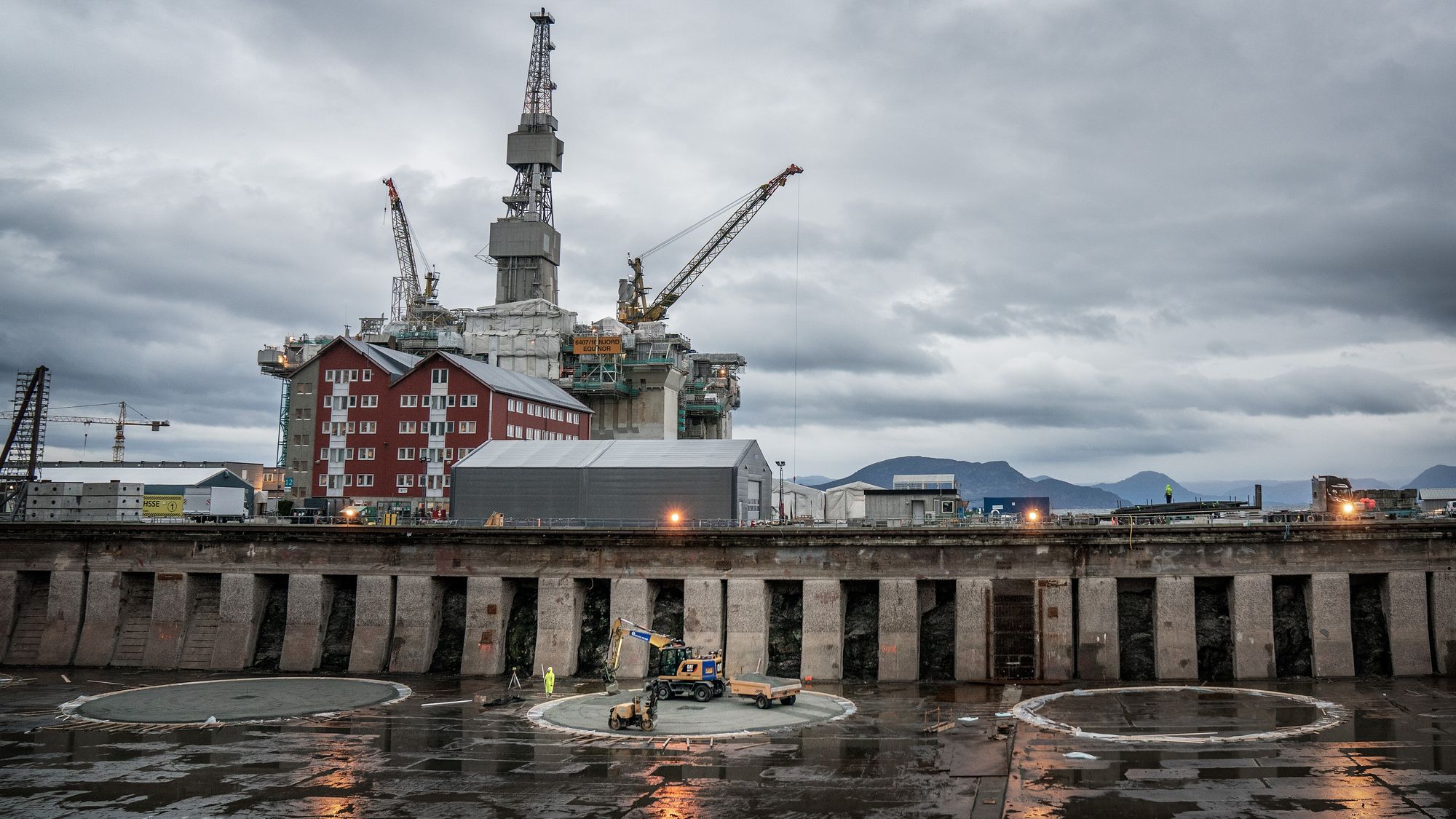 Aker Solutions bygger Hywind Tampen på Stord verft. I år er Aker Solutions og Aker BP mer populære blant ingeniørstudentene.