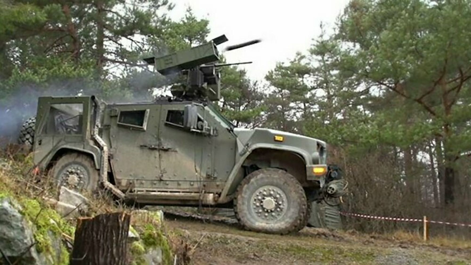 Spike LR2 skytes fra en Kongsberg Protector montert på en Oshkosh JLTV i Slovenia i desember 2020.