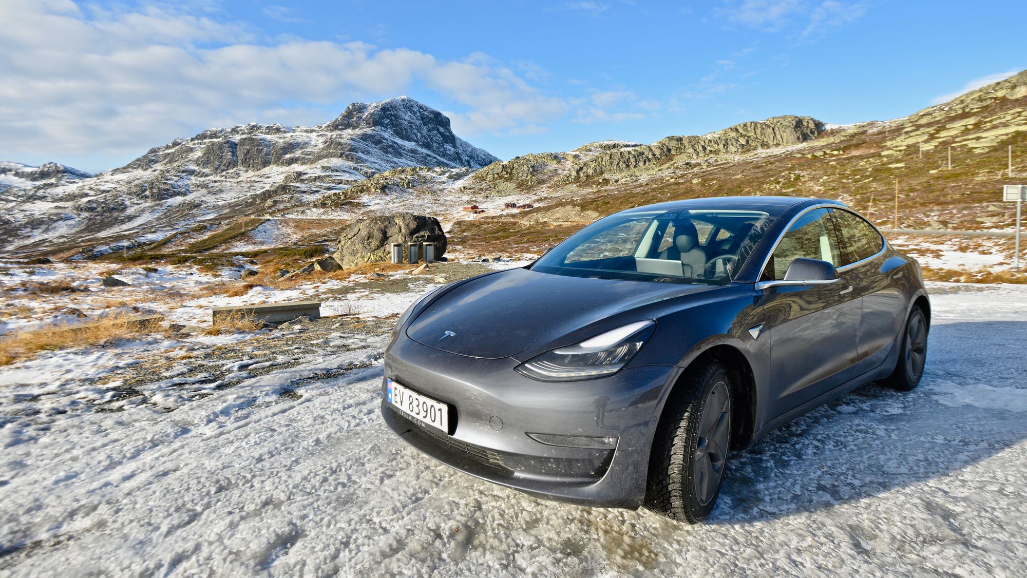 I 2019 ble det vurdert å forby Teslaer ved Ørland flystasjon. Det ble det ikke noe av.