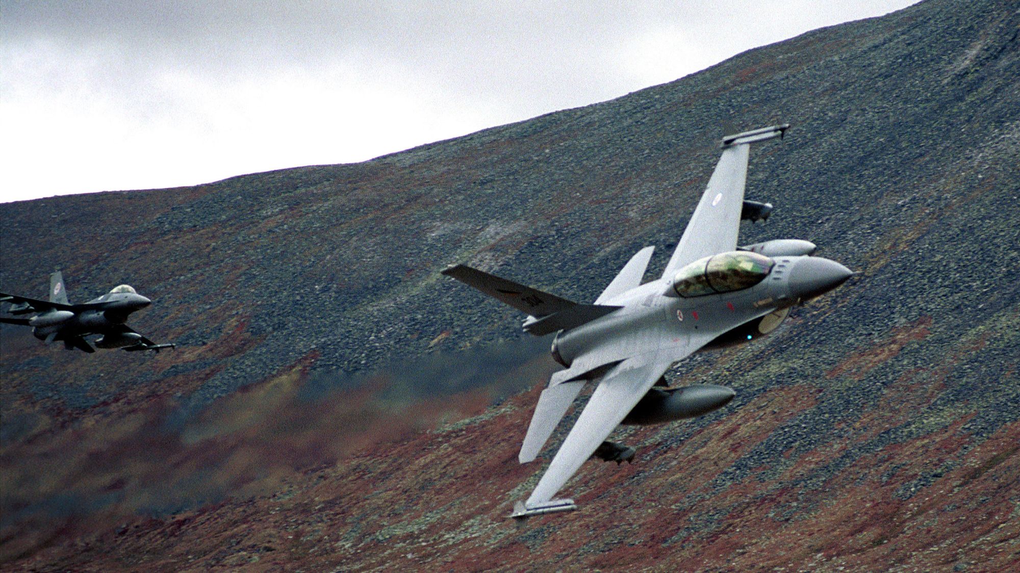 F-16 på Hjerkinn på den siste øvelsen sammen med Telemark bataljon før deployering til Kosovo i 1999.