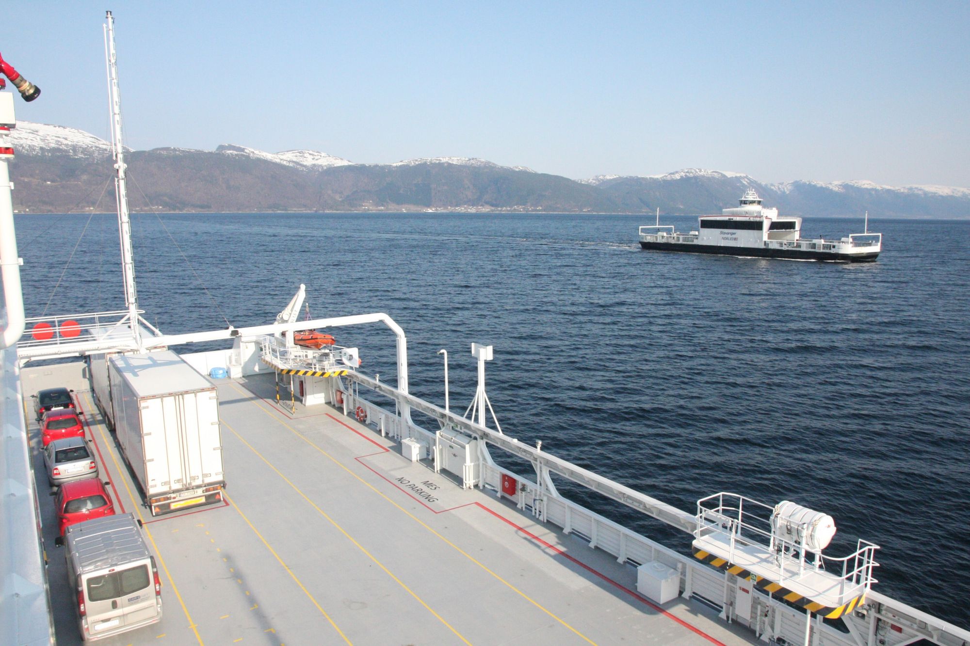 Det er nå 10 år siden den første elferja ble satt i drift over Sognefjorden. Siden den gang har Ampere krysset fjorden mer enn 100.000 ganger. 