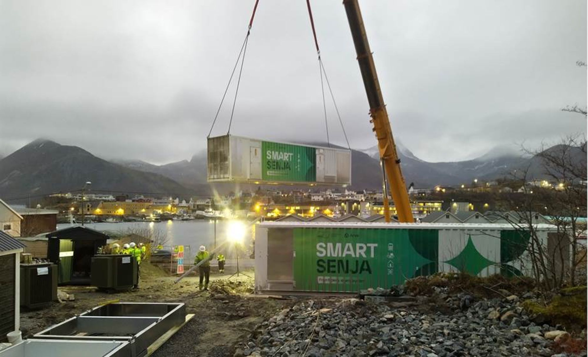 Batteriene på Senja skal løse flimmer- og spenningsproblemer inntil kraftlinja til Husøya blir oppgradert.