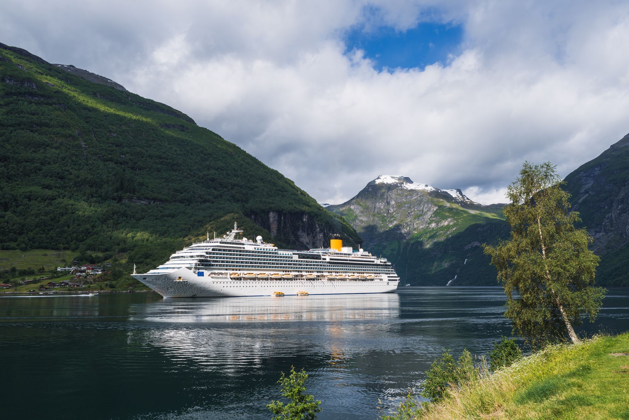 Cruiseskip i Geirangerfjorden.