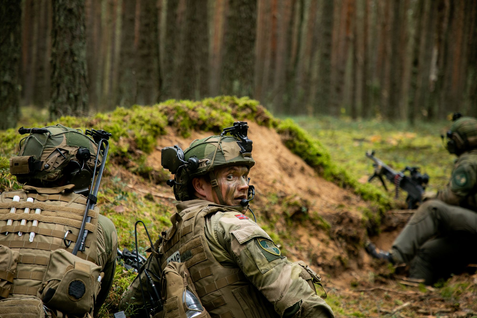 Forsvaret skal oppgraderes med modulbaserte kampvester, men de er forsinket og det er ikke bestilt nok.