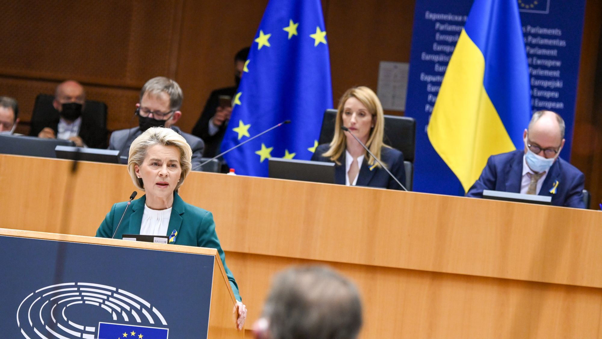 EU-kommisjonen vil bruke enorme ekstrainntekter fra kvotehandel på en storstilt satsing på fornybar energi. Det kommer frem av et utkast til en melding som EU-kommisjonen og president Ursula von der Leyen skal legge frem i neste uke.