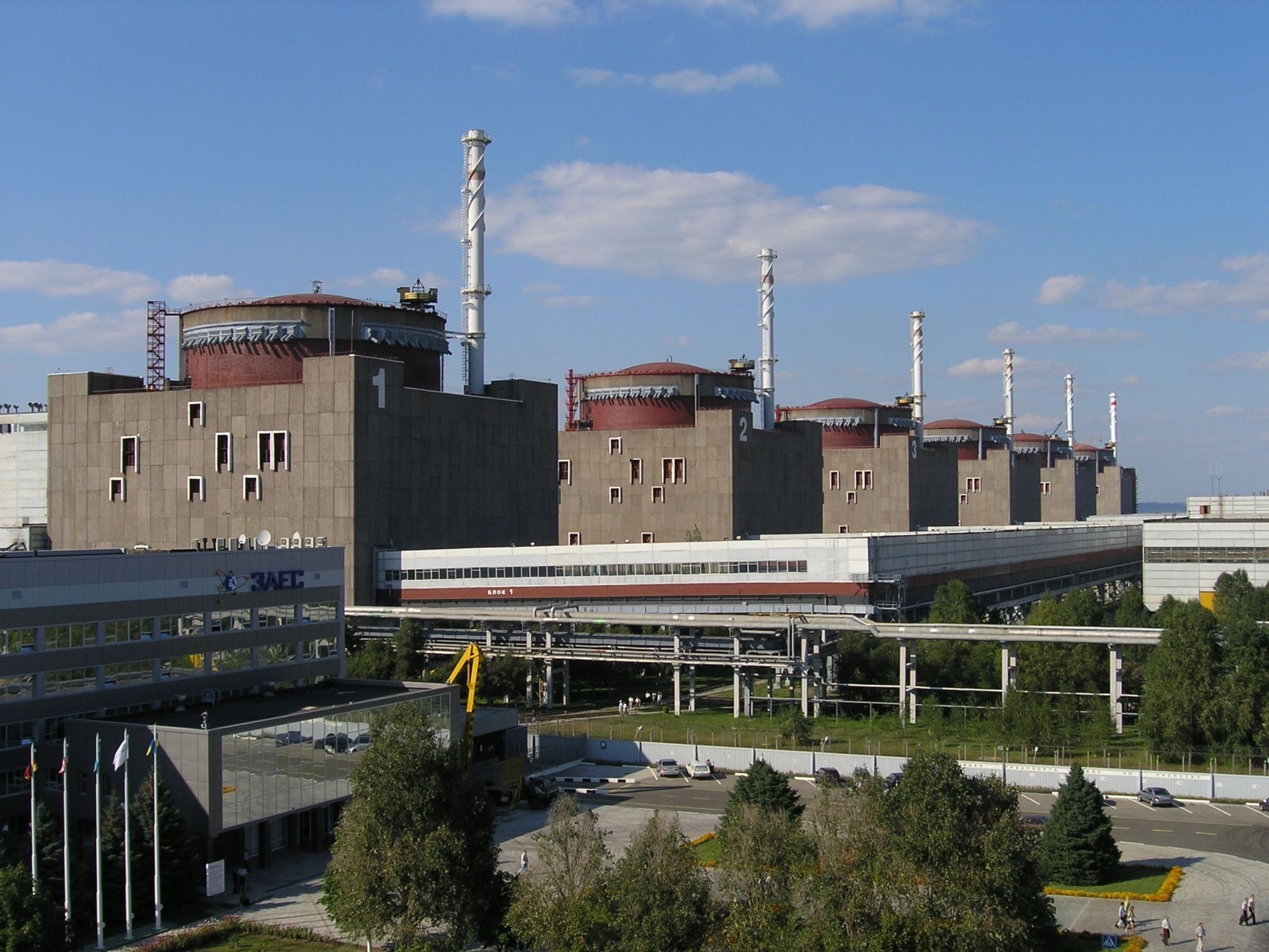 Kjernekraftverket Zaporizjzja som har opprettholdt sin produksjon tross russisk okkupasjon. Ukraina henter sitt brensel til kjernekraftverkene fra Westinghouse i Sverige.