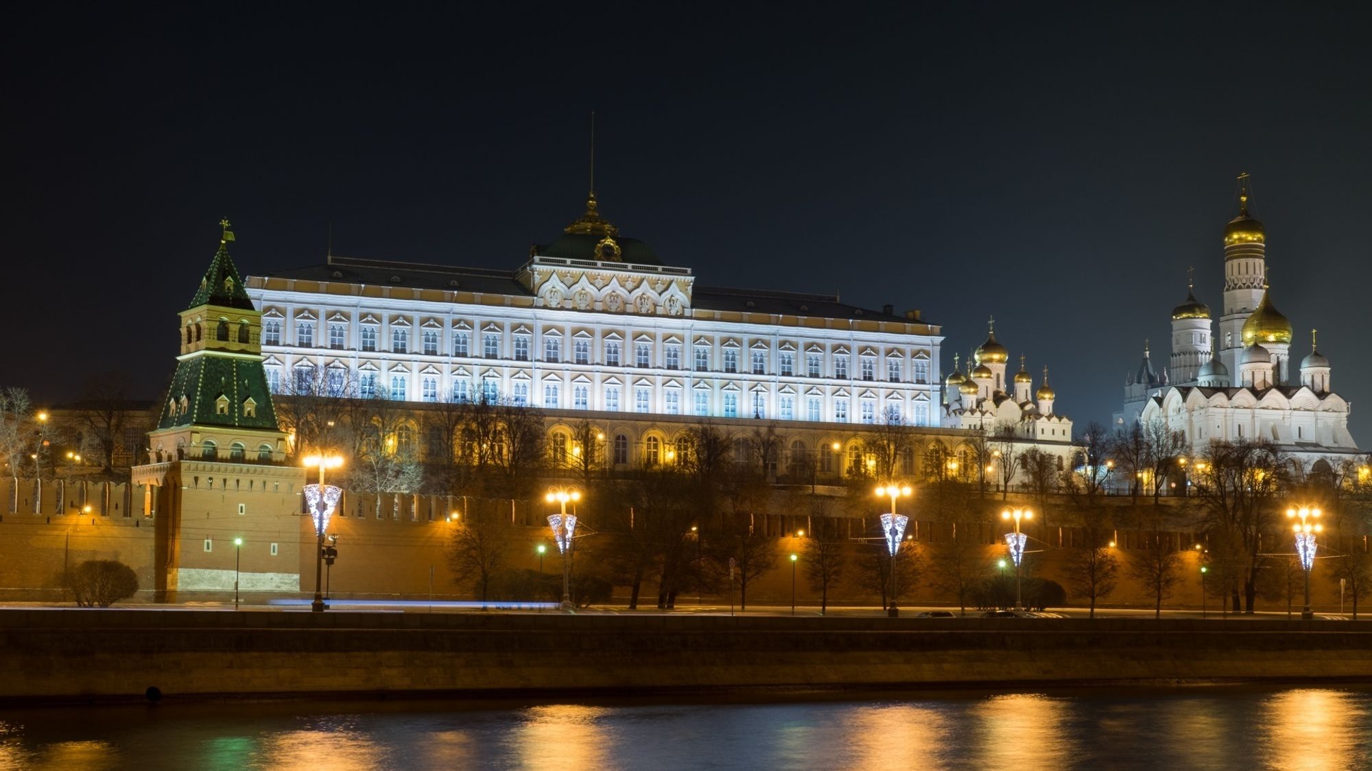 Microsoft setter aktiviteten sin i Russland på pause. Her fra Kreml i Moskva.