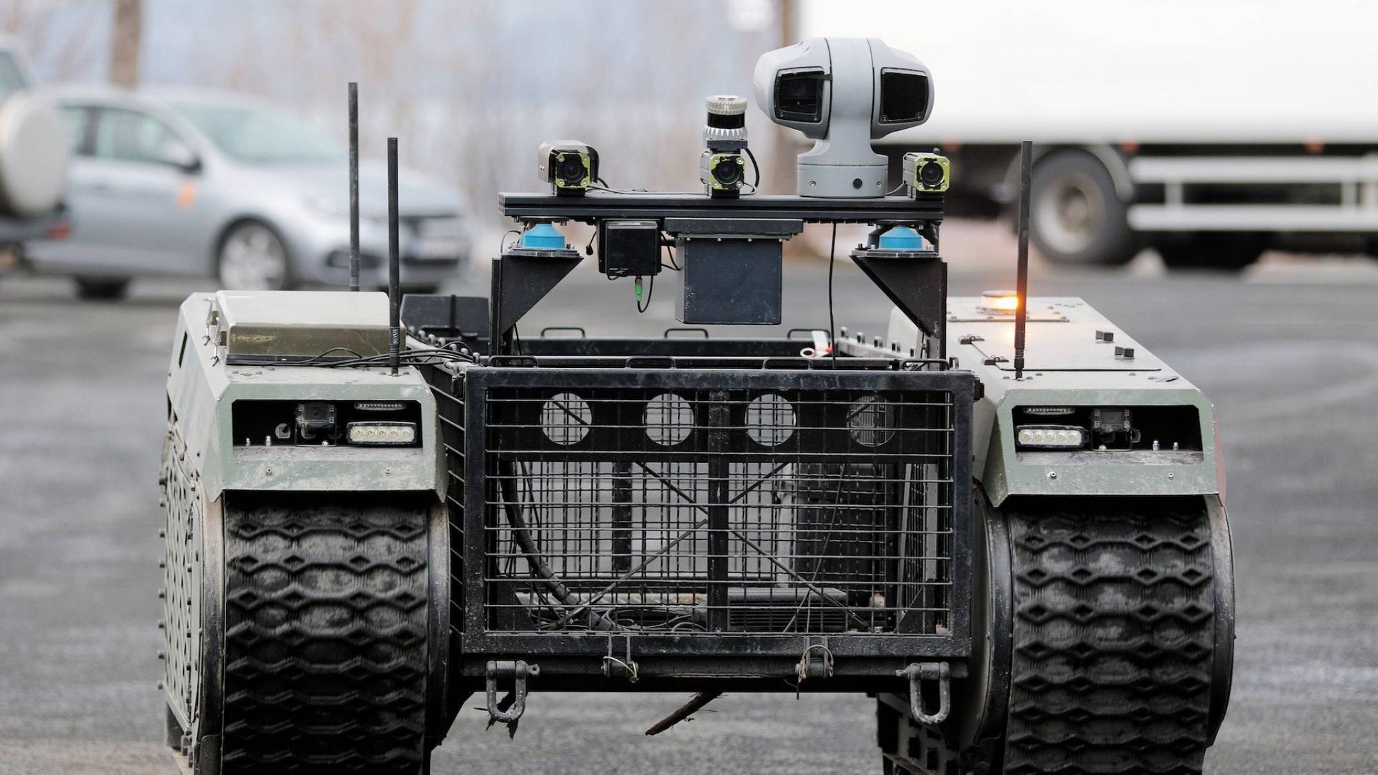 Beltevogna «Tor», som foreløpig styres med fjernkontroll eller gjenspeiling, men etter hvert bli autonom, var blant det FFI viste fram på en demodag under Cold Response 25. mars.