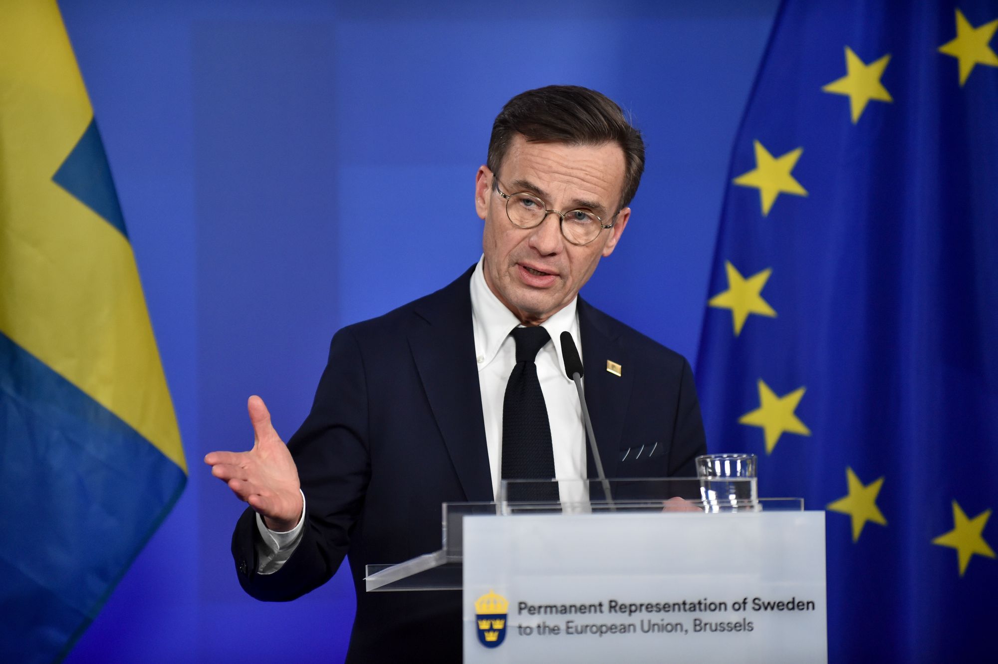 Sveriges statsminister Ulf Kristersson, her på et tidligere EU-toppmøte, har hatt nær kontakt med Latvias statsminister om hendelsen.