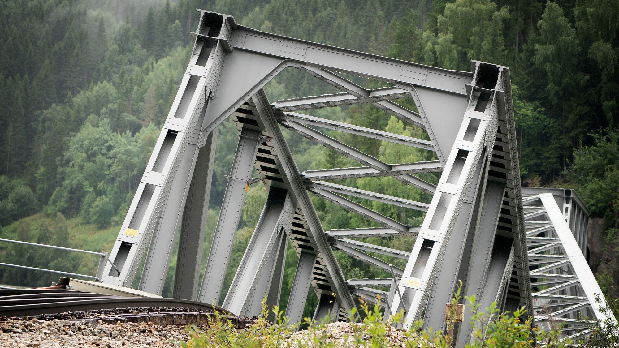 Randklev jernbanebru ved Ringebu kollapset under uværet Hans sensommeren 2023.