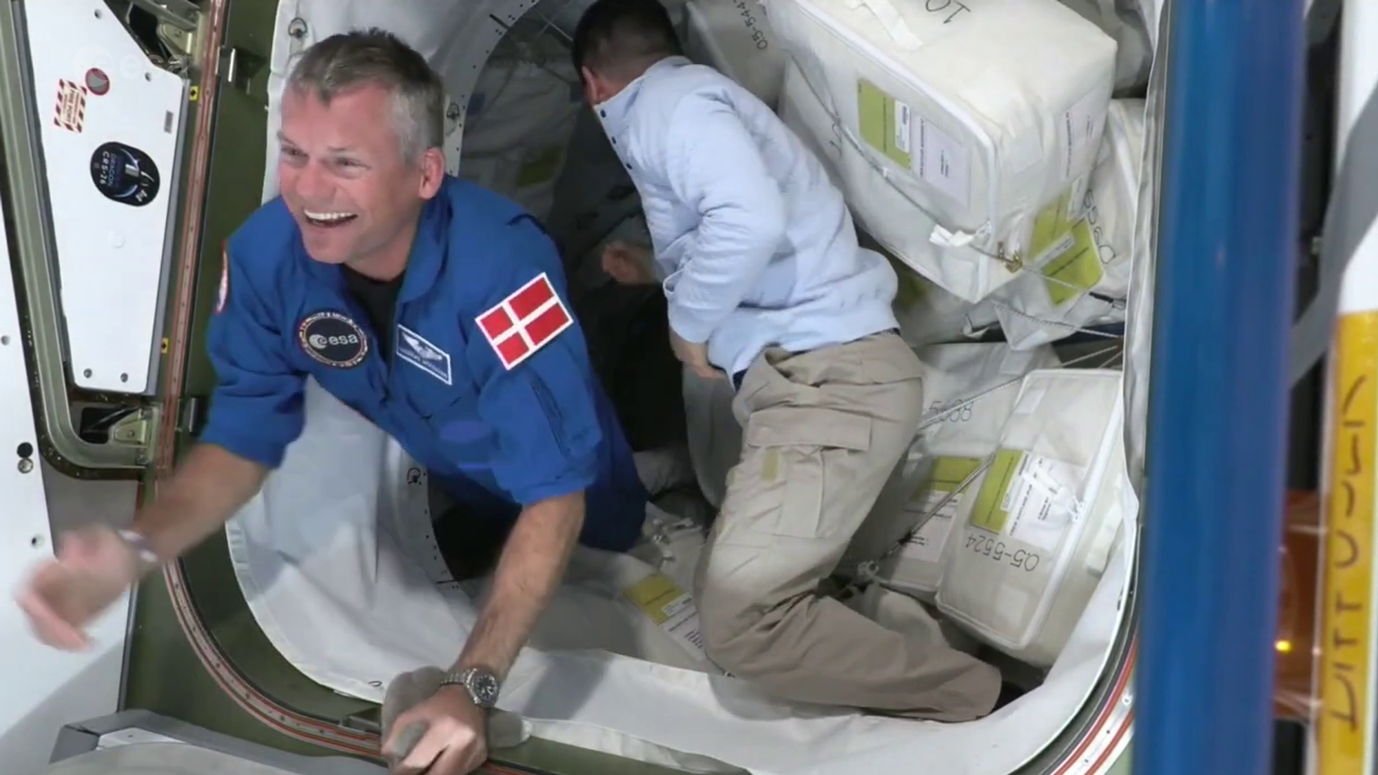 Astronaut Andreas Mogensen ankommer den internasjonale romstasjonen. 