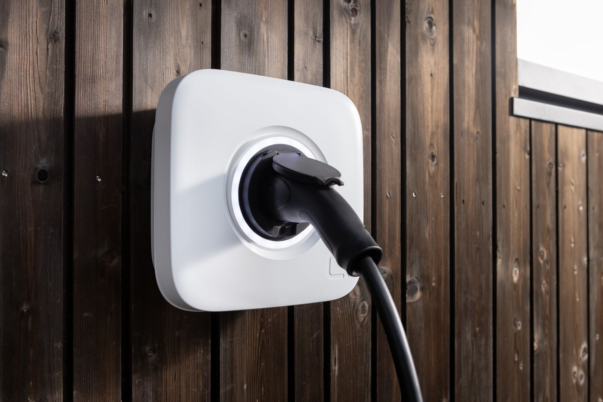 Futurehome lanserte elbilladeren Elva i 2023. Etter forsøk på rekonstruksjon er smarthjem-produsenten konkurs. Men det jobbes med løsning som skal sikre videre drift.
