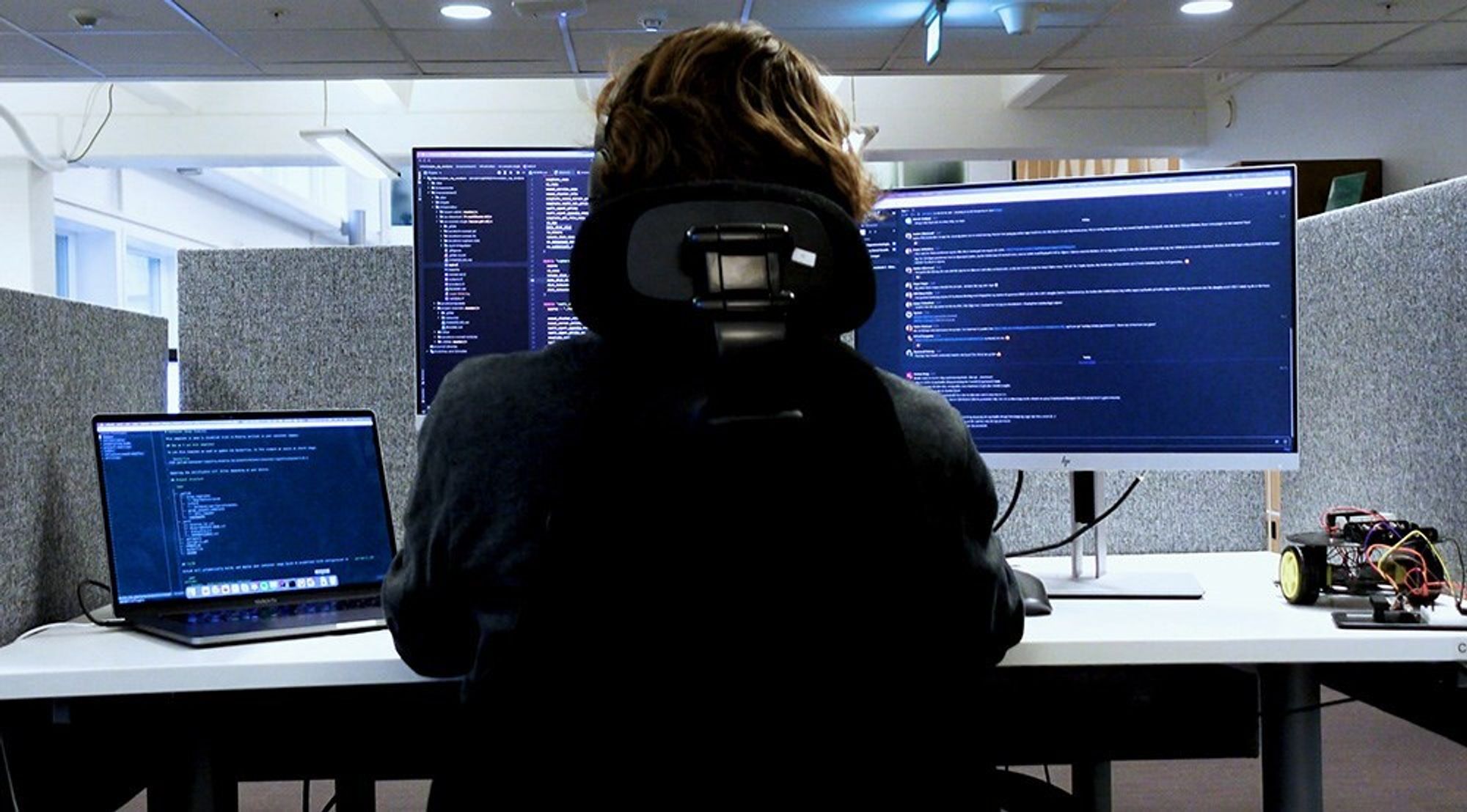 I Lovable kan man kode både front- og backend ved hjelp av språklige instrukser eller «prompter» som mates inn til en KI-bot.