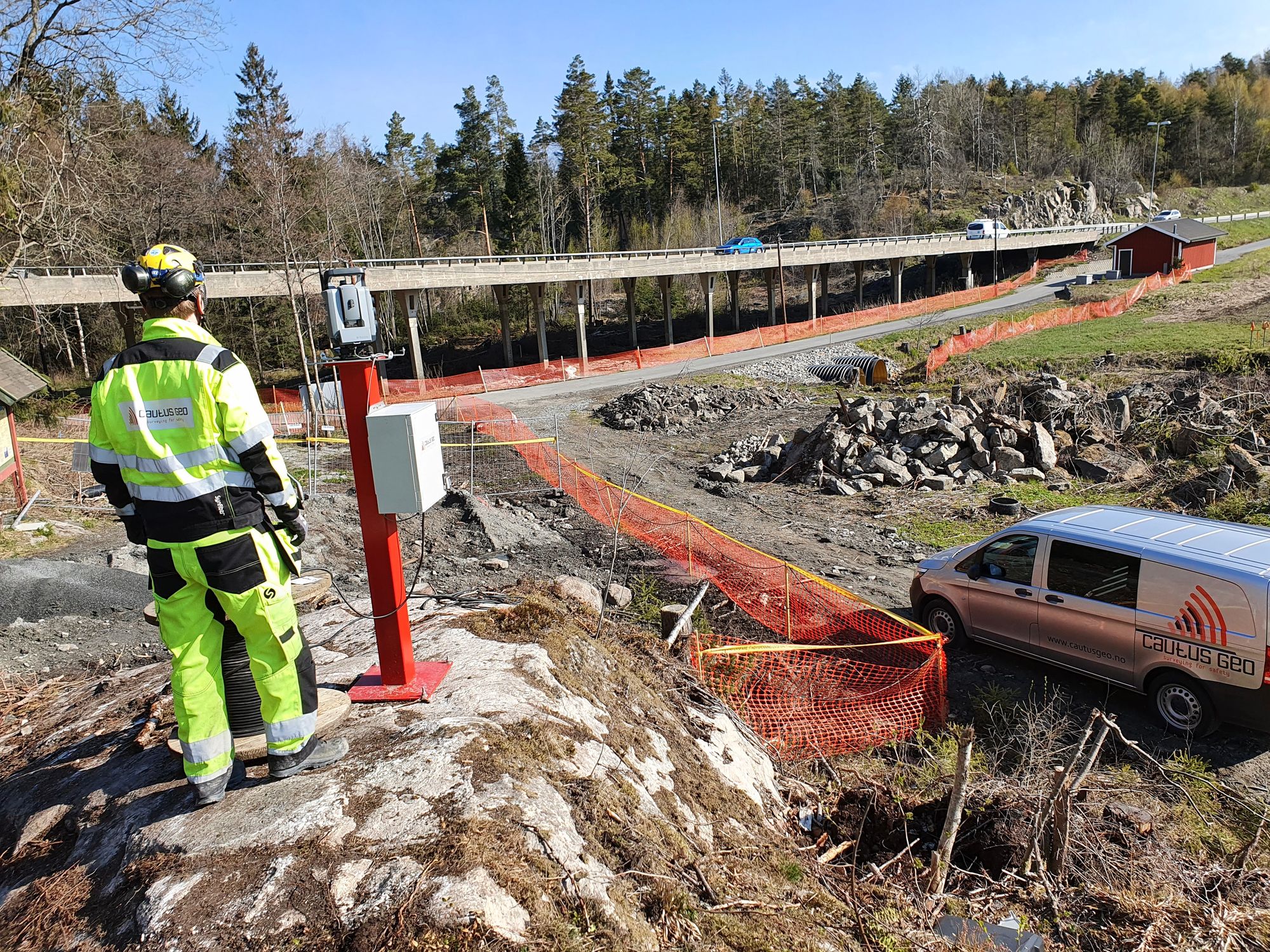 Fylkesveien over Nore bru i Moss kunne gjenåpnes etter at Cautus Geo satte brua på akuttovervåking etter grunnbrudd.