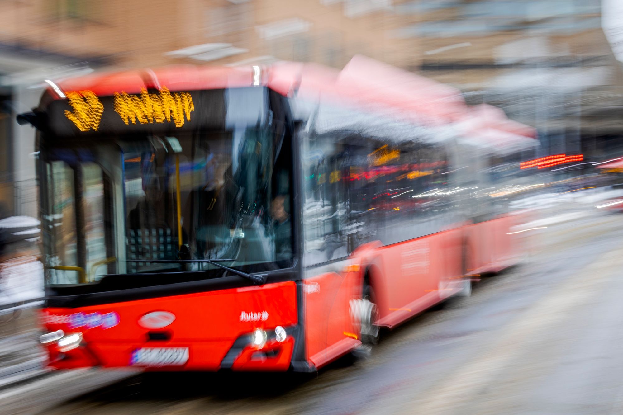 En Ruter-buss i Oslo sentrum i april i fjor.