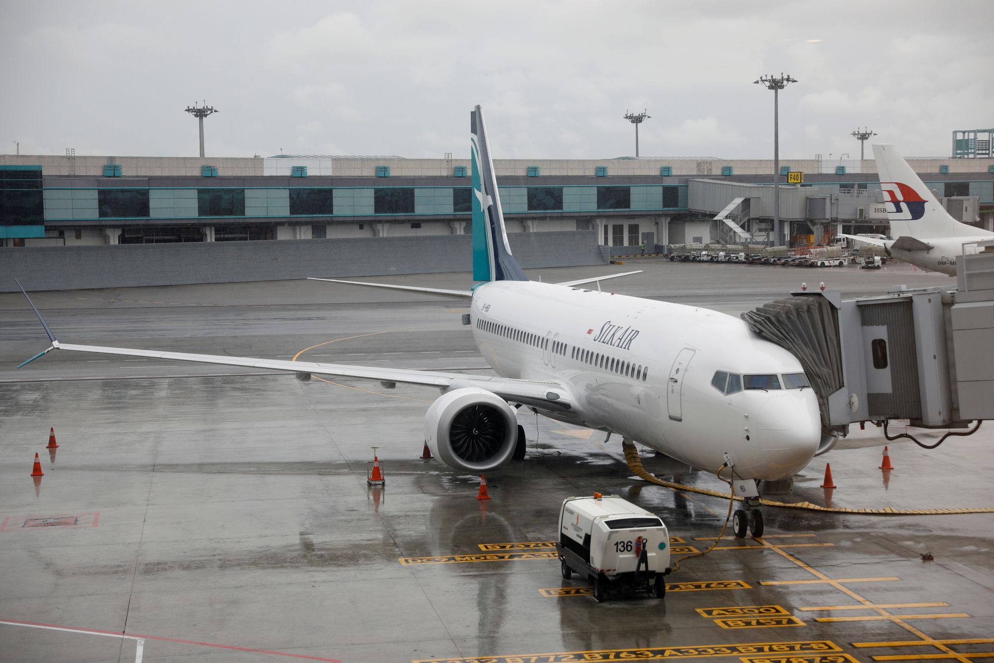 Bildet ac SilkAir's Boeing 737 Max 8, parkert på Changi Airport in Singapore fra en tidligere anledning.