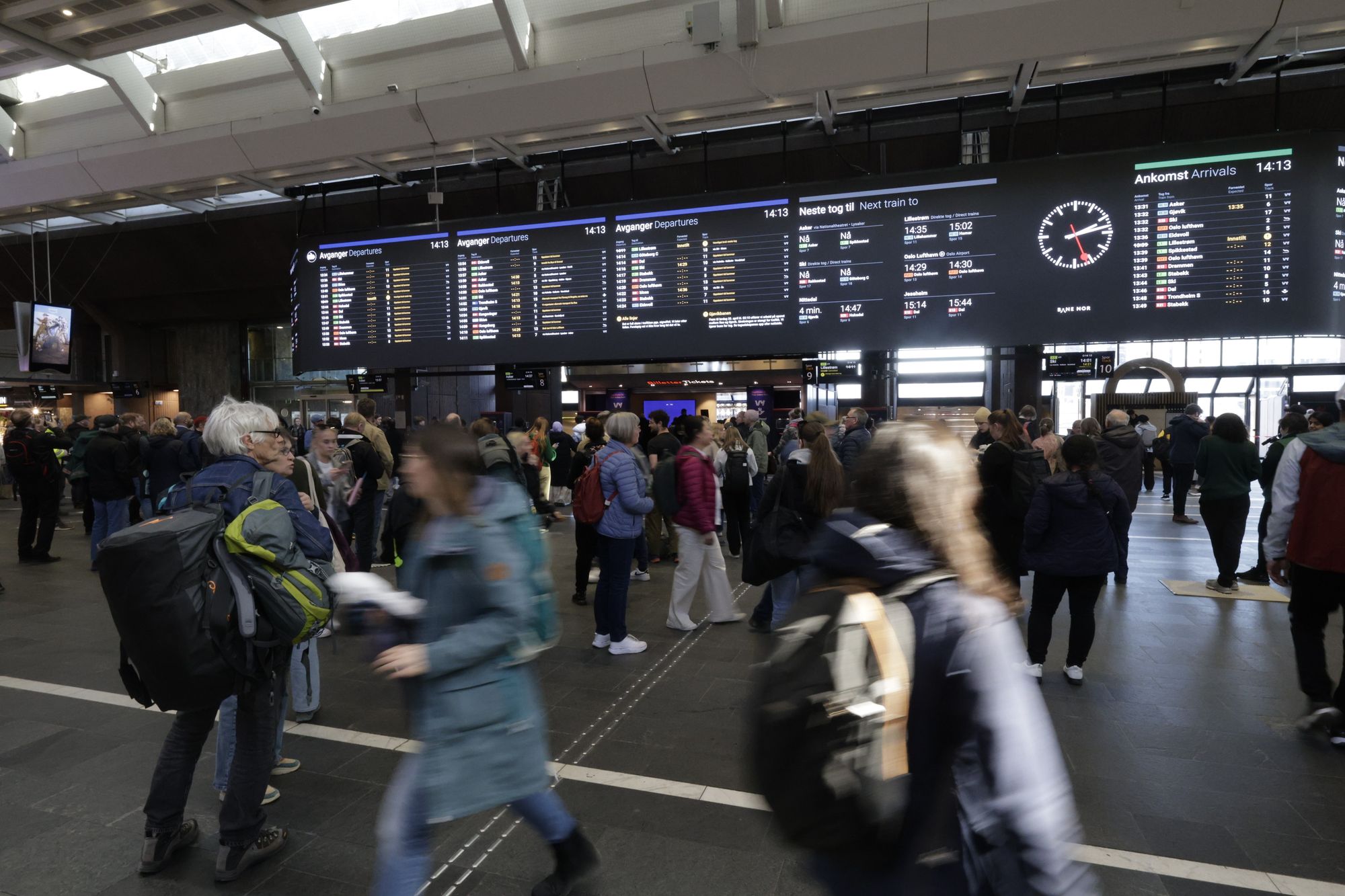 Tirsdag ble tog i store deler av landet innstilt på grunn av signalfeil.