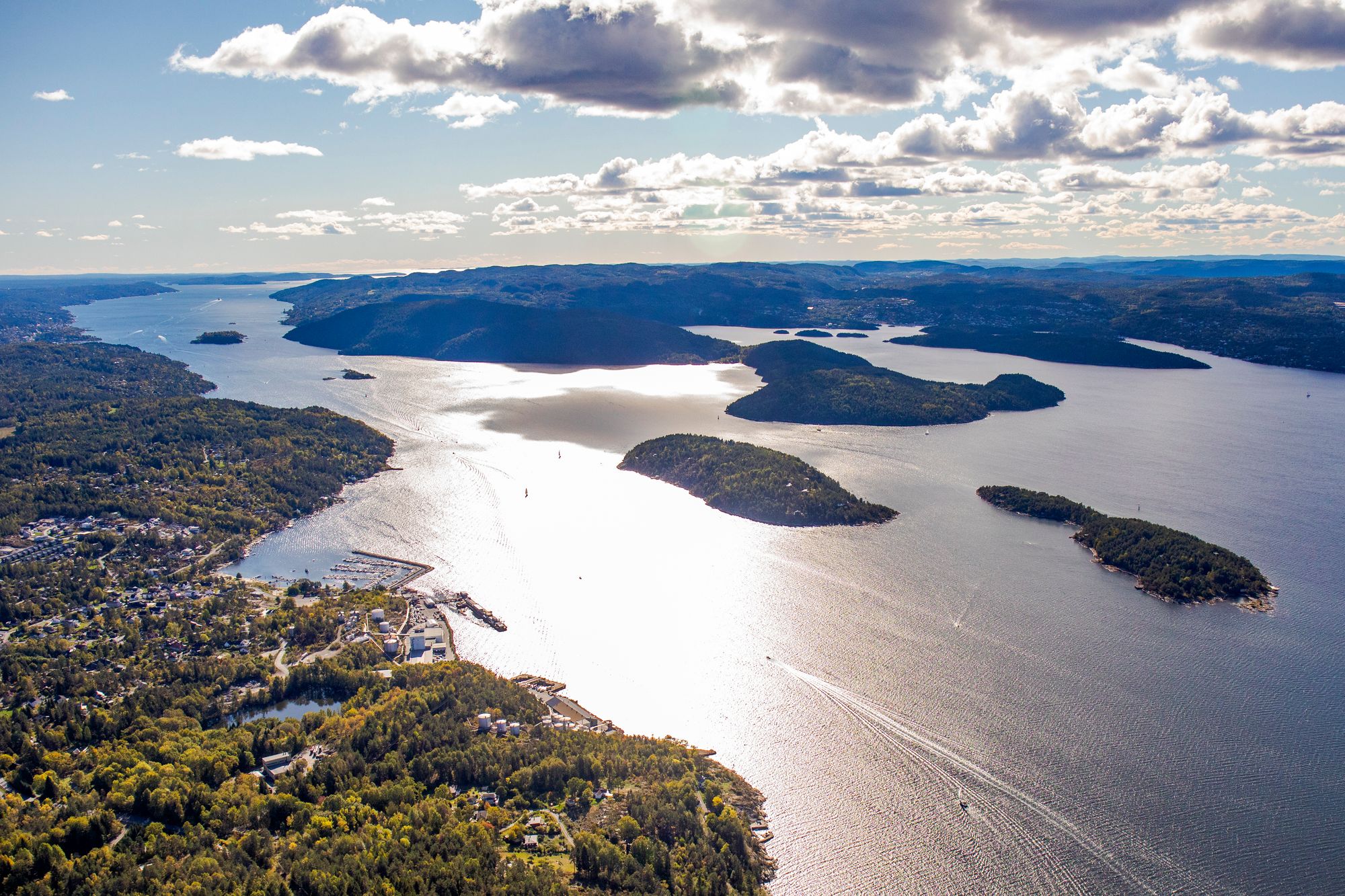 Oslofjorden er i svært dårlig forfatning, og det er behov for forbud mot fiske i deler av fjorden, mener Miljødirektoratet. 