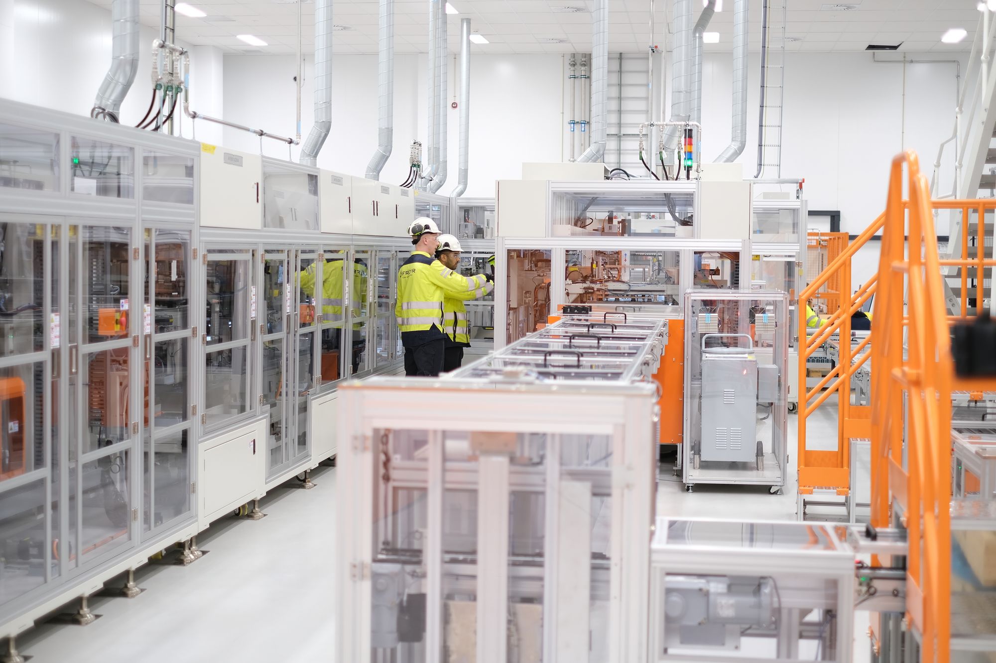 Det ble ikke noe av batterifabrikken i Mo i Rana, og Freyr ble i stedet solcelleprodusent i USA og skiftet navn til T1 Energy. Den usolgte fabrikkhallen påfører nå T1 Energy nye millionutgifter hver måned.