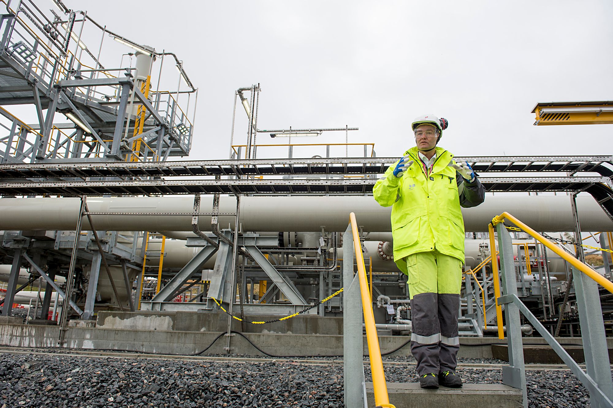 Trond Bokn, som er direktør for prosjektutvikling i Equinor, sier de blir bekymret av utspill som skaper usikkerhet rundt rammevilkår og investeringer. Senterpartiet med flere har nå varslet omkamp om Melkøya-elektrifisering, halvannet år etter vedtaket. 