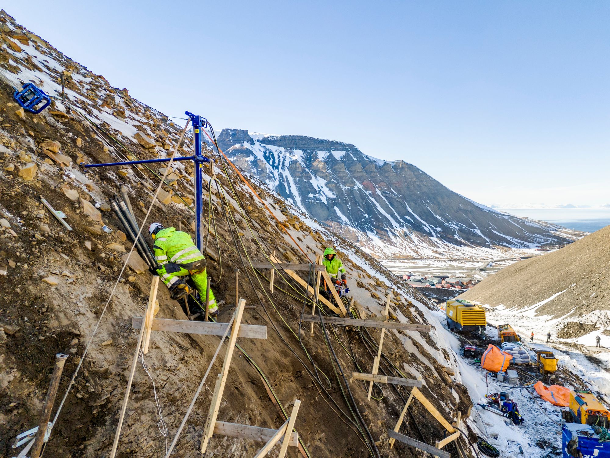 Snøskredet i Longyearbyen tidlig formiddag 19. desember 2015 tok to menneskeliv.