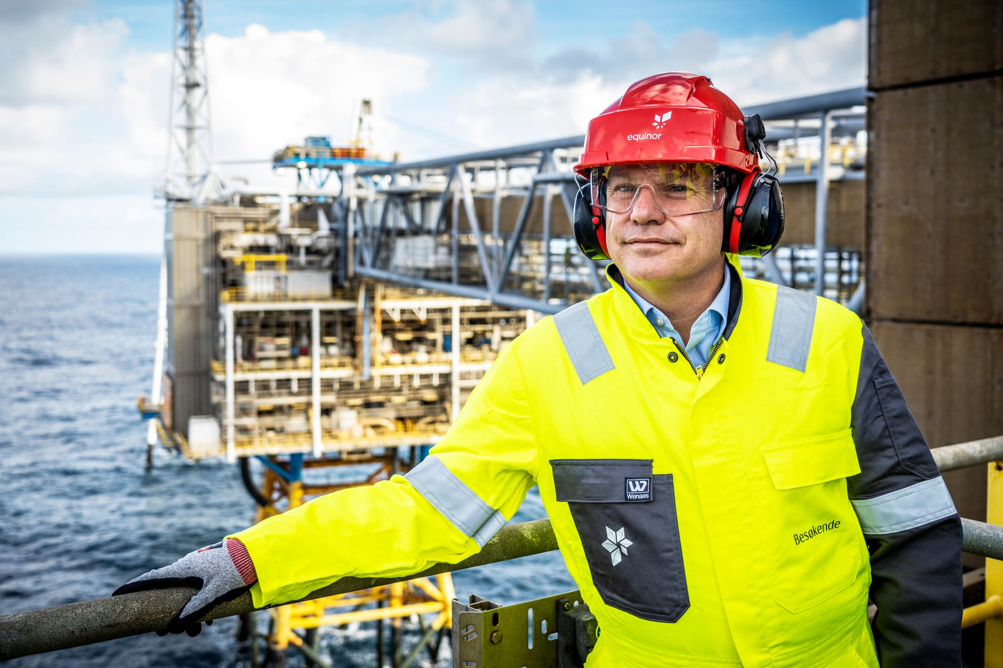 Konsernsjef i Equinor Anders Opedal på peker at de jobber etter tre hovedtiltak for å redusere utslipp på sokkelen, det viktigste er kraft fra land. 