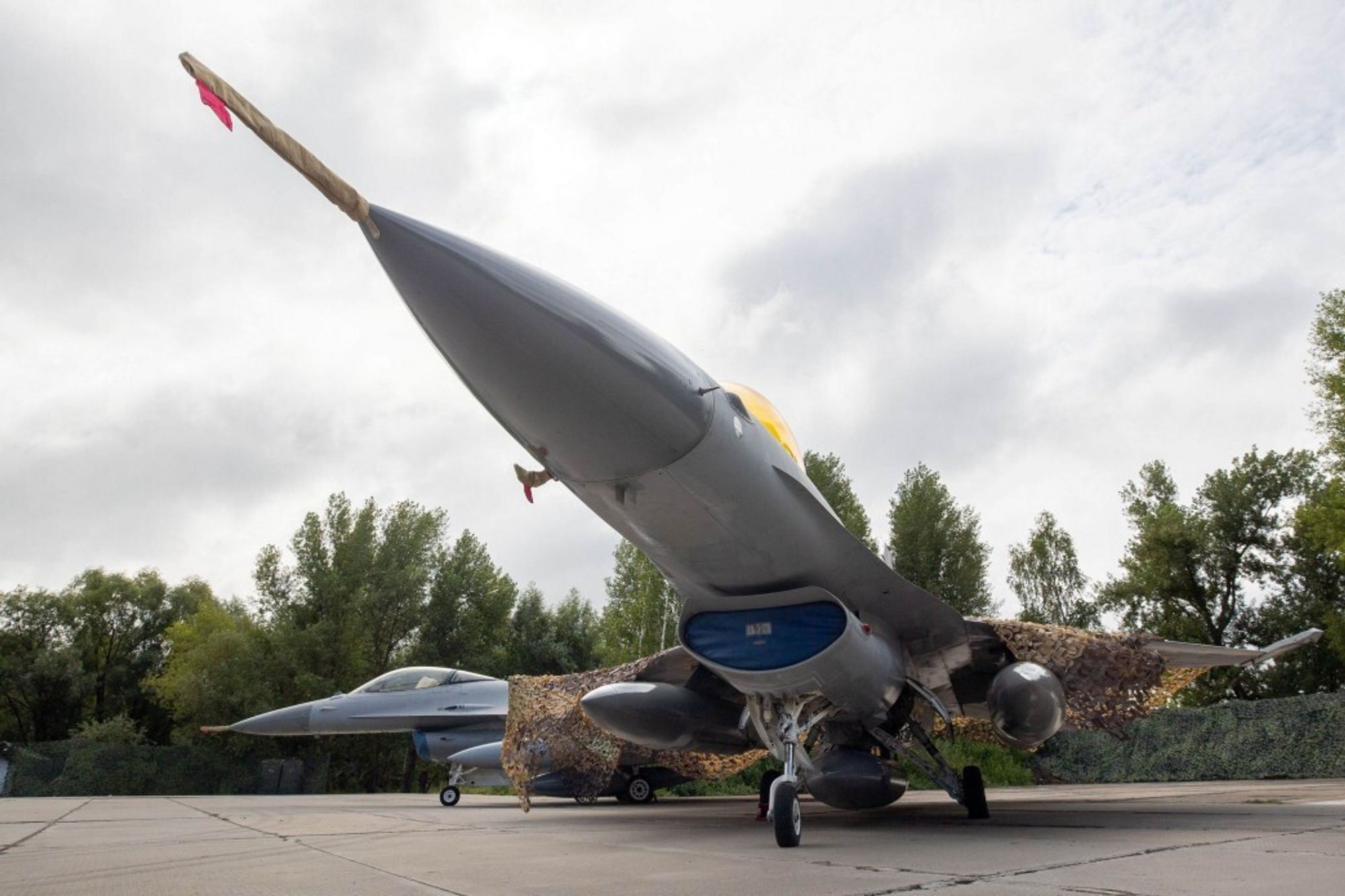 Det ukrainske flyvåpenet viste frem to F-16 4. august. Nå bekrefter de at flyene har vært i aksjon under et russisk angrep.