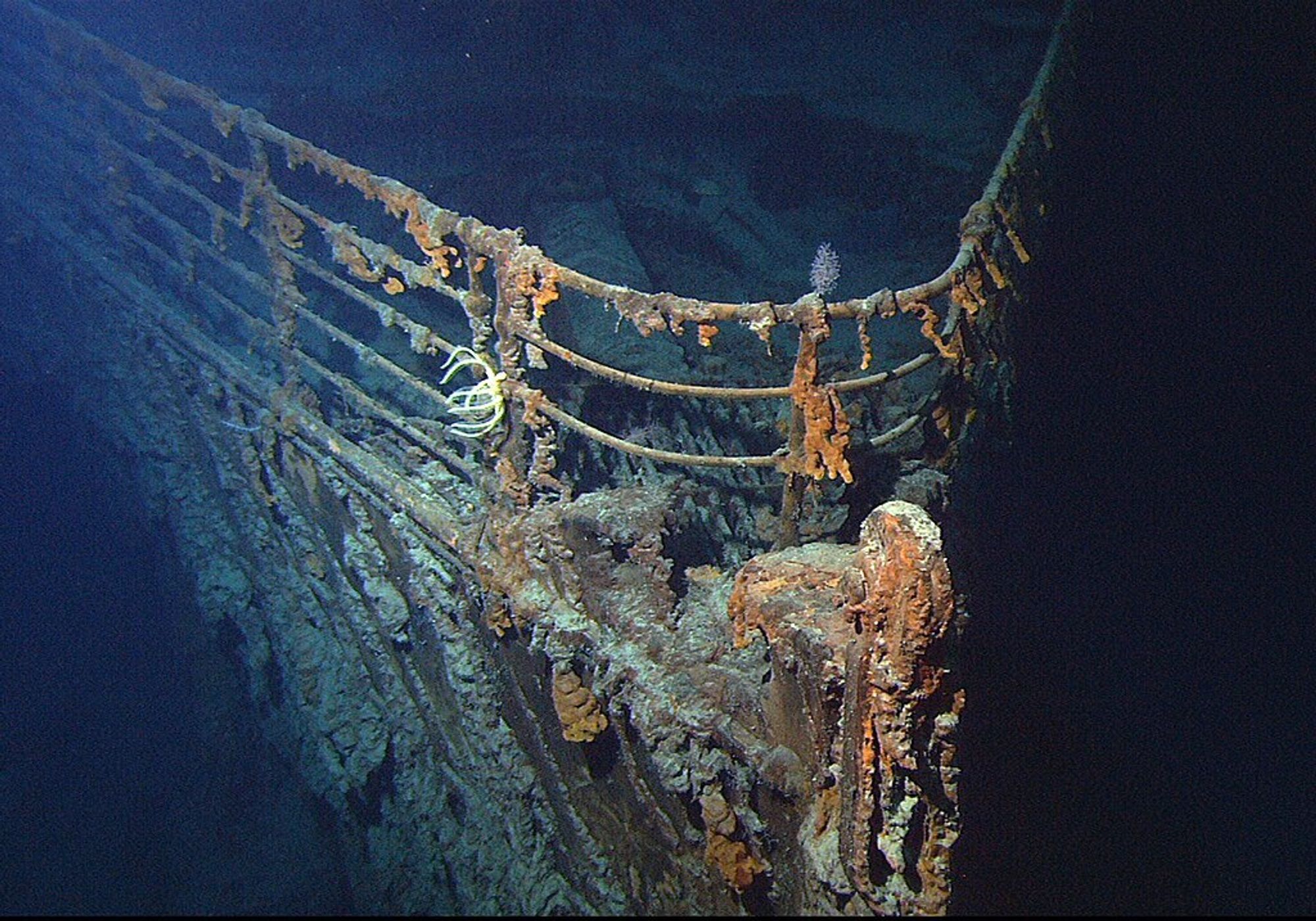 Baugen på Titanic ruster opp. Det var nettopp ved baugen at den ikoniske scenen med Leonardo DeCaprio og Kate Winslet utspant seg i filmen «Titanic» fra 1997.