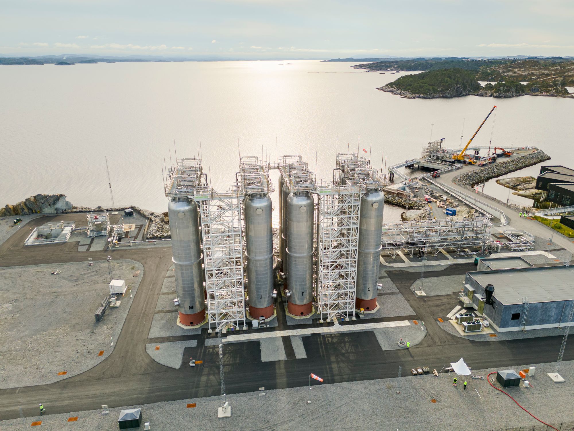Onsdag markeres åpningen av Langskip-prosjektet for CO2-fangst, -transport og -lagring. Gassnova kommer nå med en rapport som peker på hvilke områder det er mulig å kutte kostnader for fremtidige prosjekter.