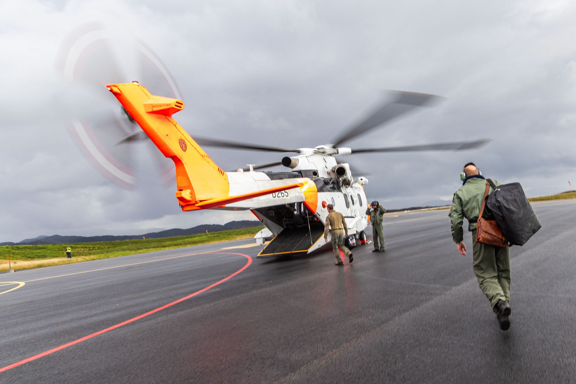 FLORØ 02102024: 330 skvadron Florø, AW101 SAR Queen. Overtakelse av base.