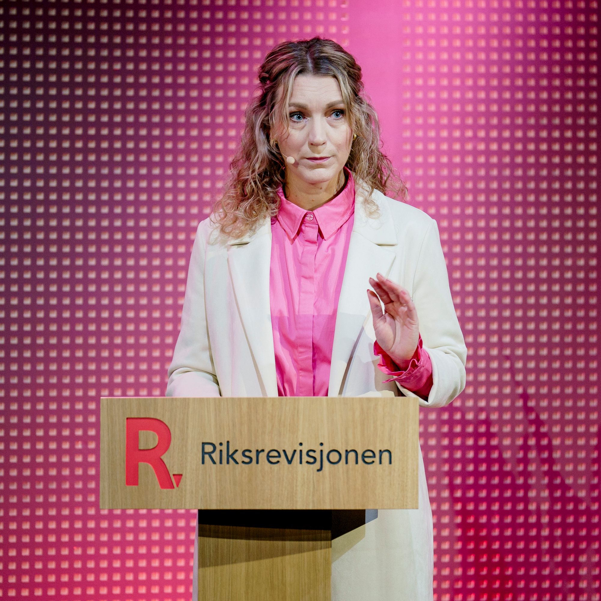 Digitaliseringsminister Karianne Oldernes Tung (AP) svarer på kritikken om manglende personvern i digitaliseringsstrategien.