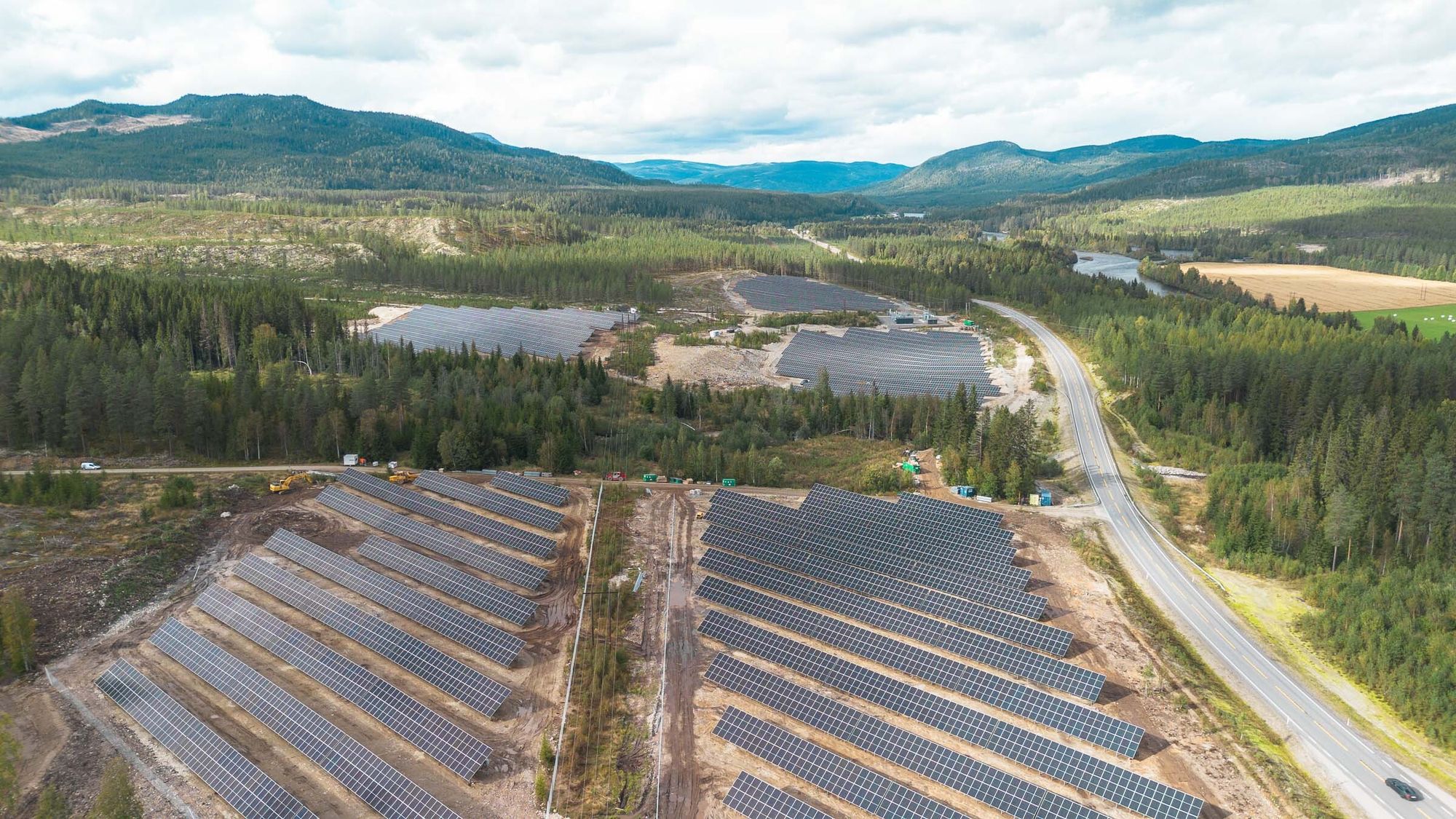 Furuseth Solkraftverk i Stor-Elvdal er bare 7,5 megawatt. Til sammenligning er det søkt om anlegg på opptil 211 MW i Norge. Arealkonfliktene er i gang.