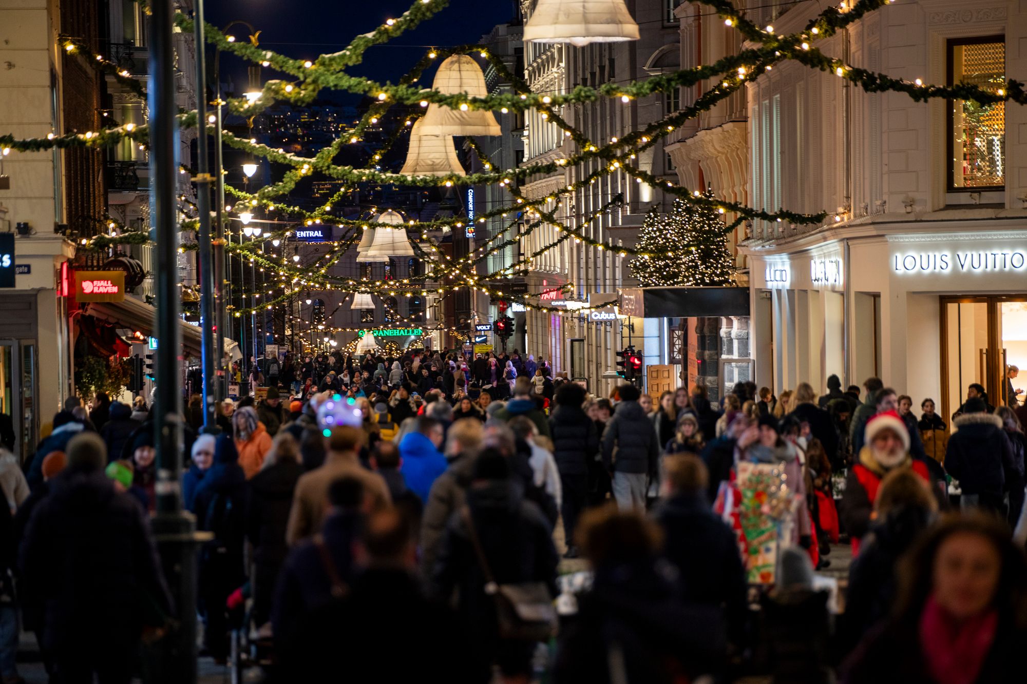 – Vær forsiktig i julehandelen dersom du ser tilbud som er for gode til å være sanne, advarer Telenor Norge.