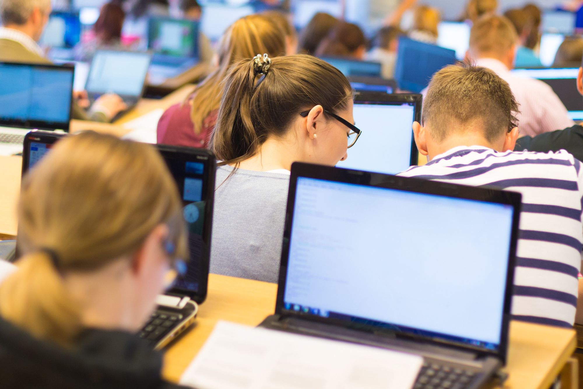 Norge bruker mer digitale verktøy i skolen enn de fleste land i verden. Likevel har 40 prosent av elevene har lav digital kompetanse. 