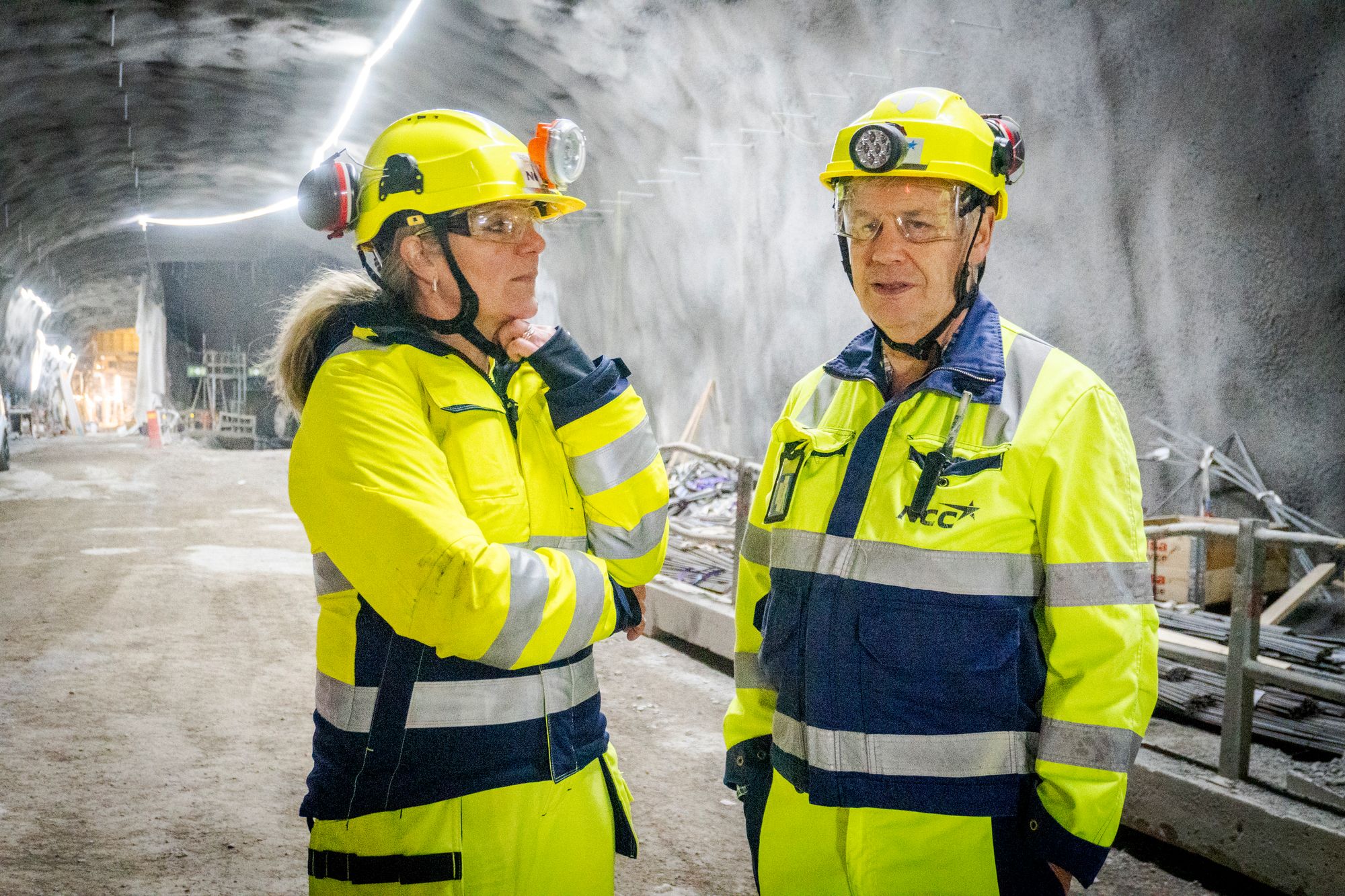 Hele Hagastaden T-banestasjon er tenkt å være en ganske så rosenrød opplevelse, med litt mer jordnære grønnfarger i gulv og terrasser.