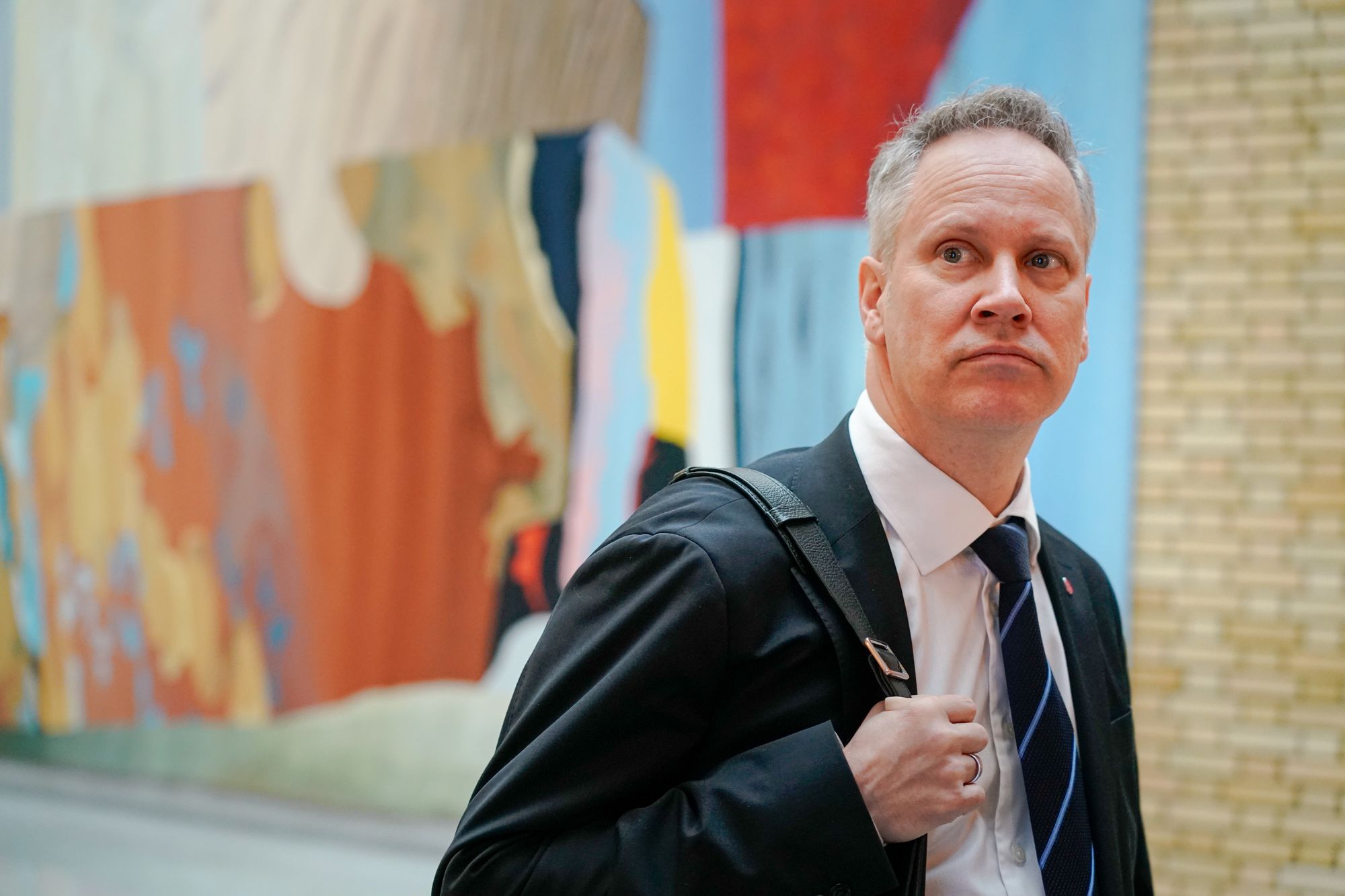 Samferdselsminister Jon-Ivar Nygård (Ap) har informert feil om tilsyn av innenlands helikoptertrafikk, skriver Bergens Tidende.