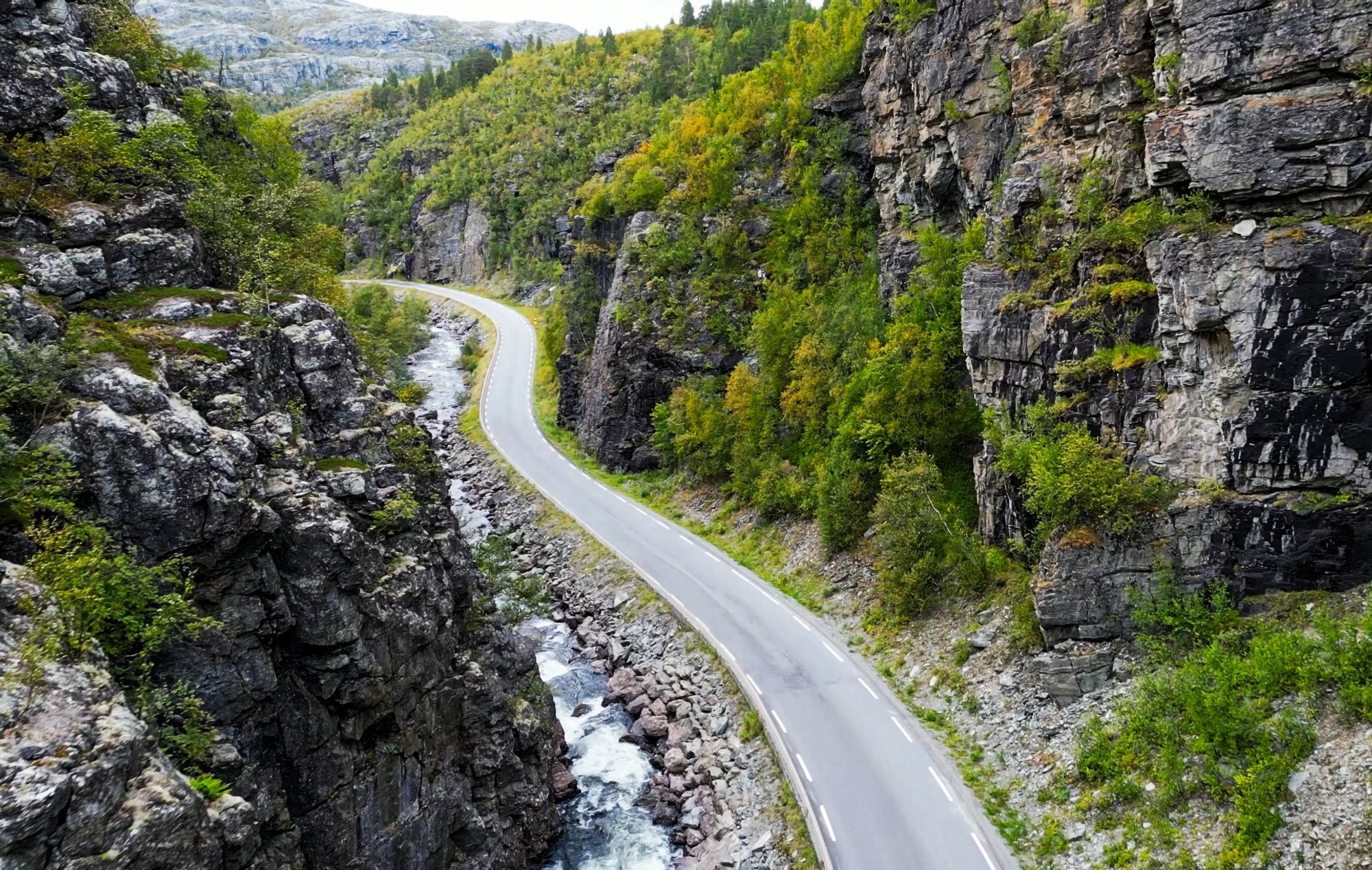 Dagens E45 ved Kløfta: En rasfarlig flaskehals for tungtrafikken mellom Finnmark og utlandet. 