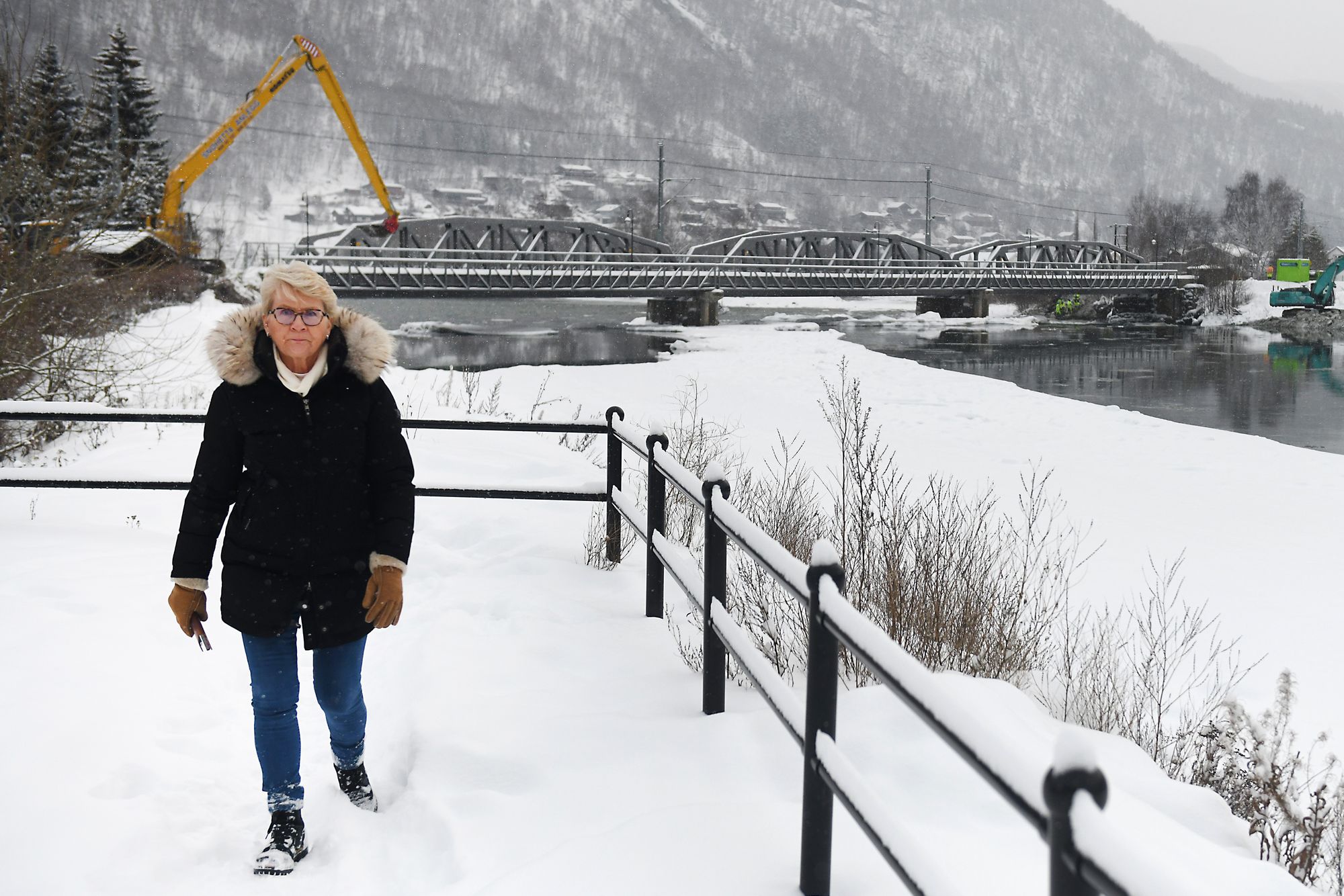 Ordfører i Sel, Eldri Siem, mener det må bygges ny jernbanebru over Ottaelva så snart som mulig.