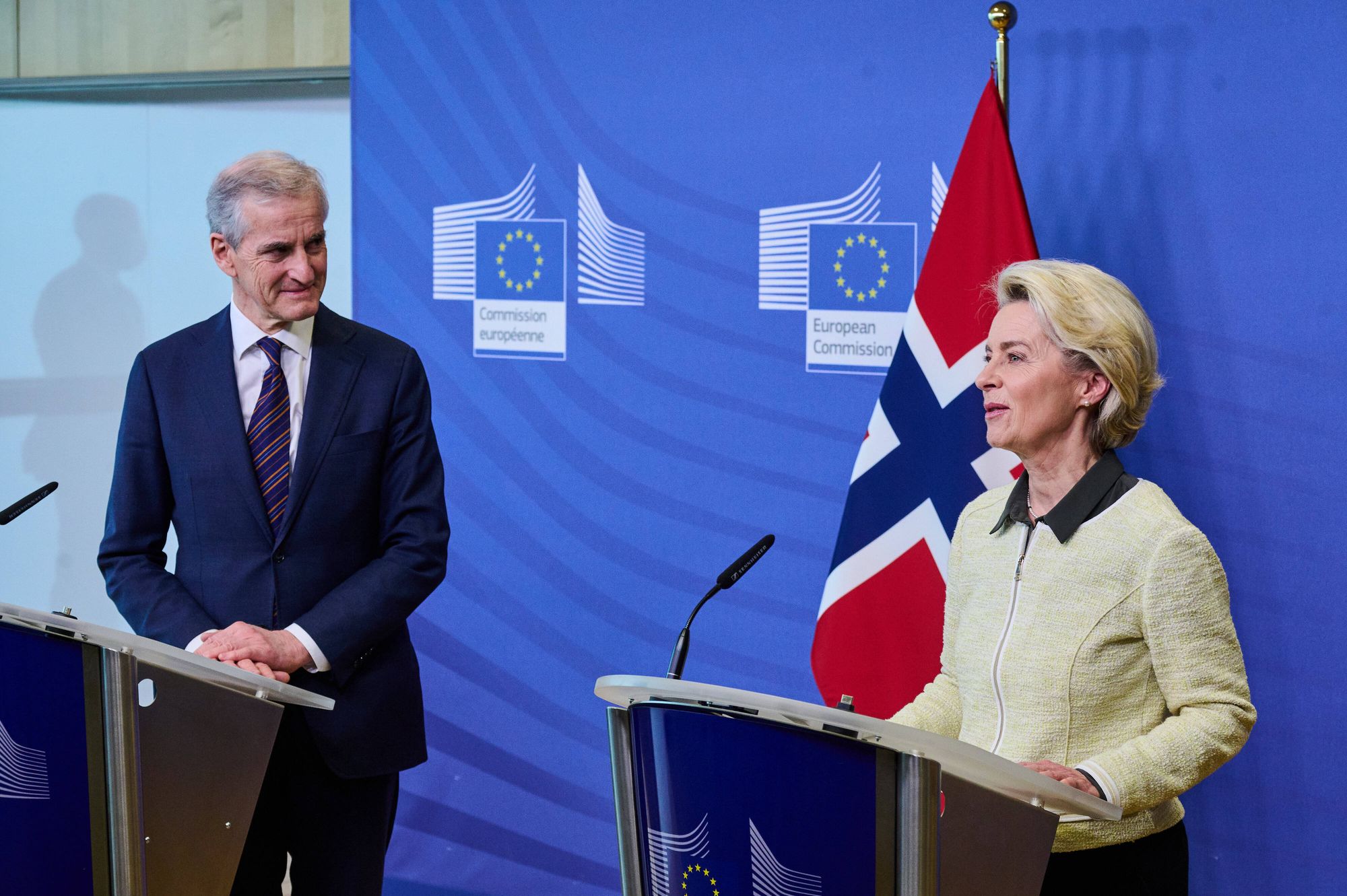 EU-kommisjonens nye store energi- og klimaprosjekt kommer til å inneholde muligheter og utfordringer for Norge. Statsminister Jonas Gahr Støre og EU-kommisjonens president, Ursula von der Leyen, kommer til å ha disse tiltakene på dagsorden i fremtidige samtaler.