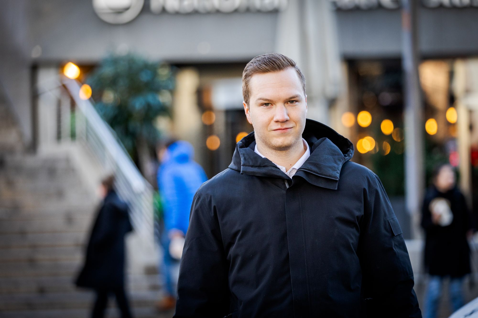 Sander Lødøen (25) er godt fornøyd med at han fikk jobbtilbud før studieslutt ved NTNU:og peker på verdien av å slippe usikkerheten og heller kunne fokusere på studiene.